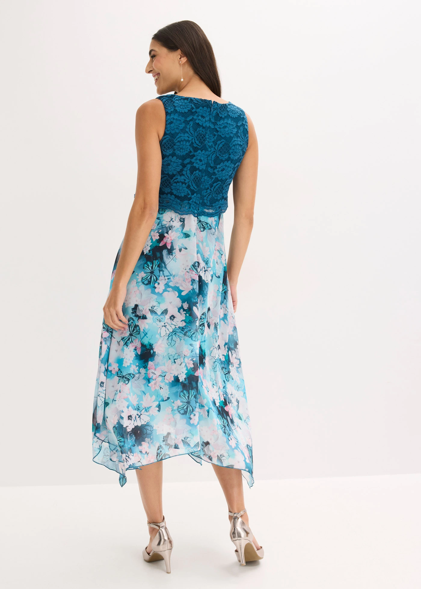 Robe en mousseline avec dentelle • pétrole floral • Boutique bonprix