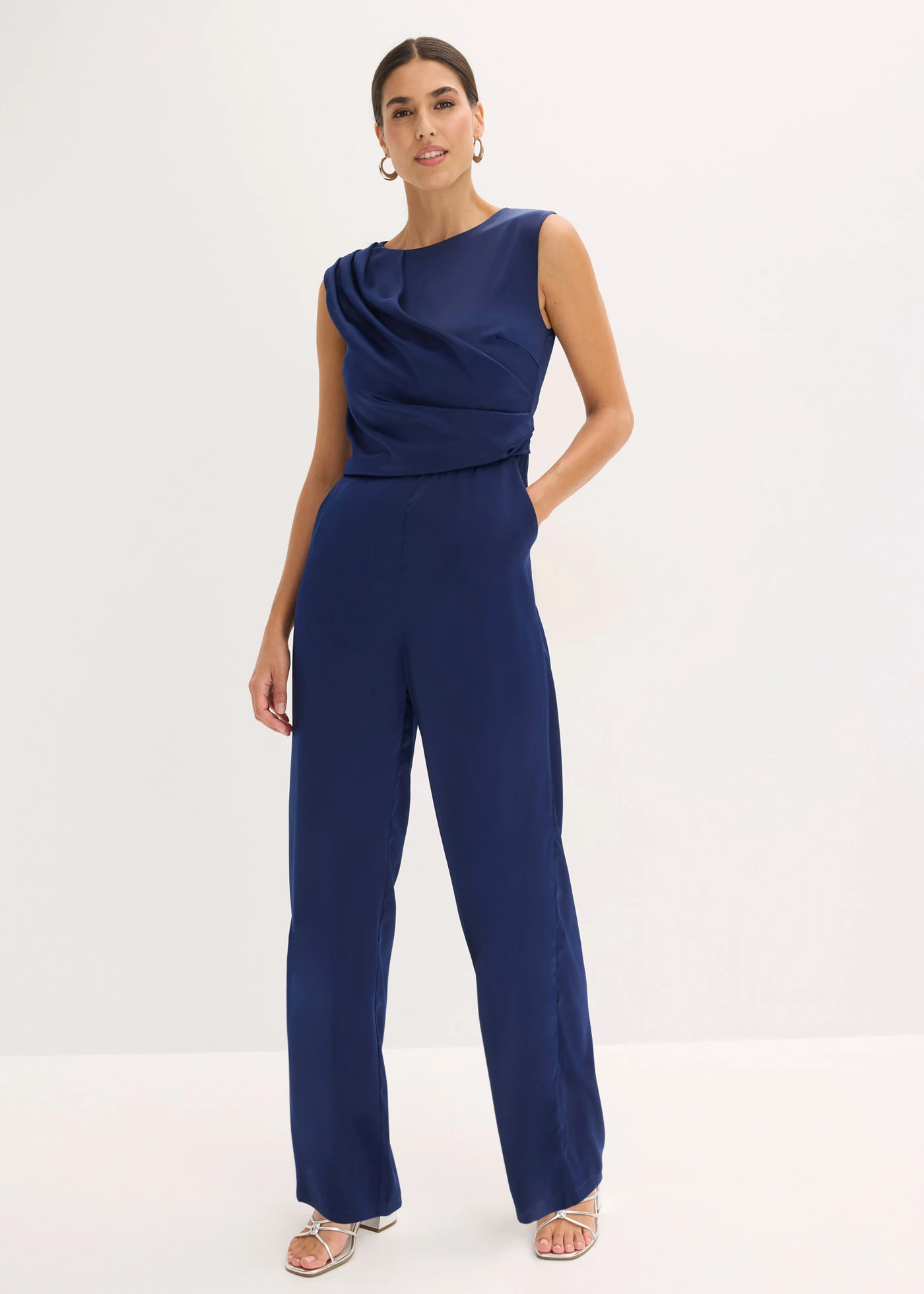 Jumpsuit van glanzend satijn • middernachtblauw • bonprix online shop