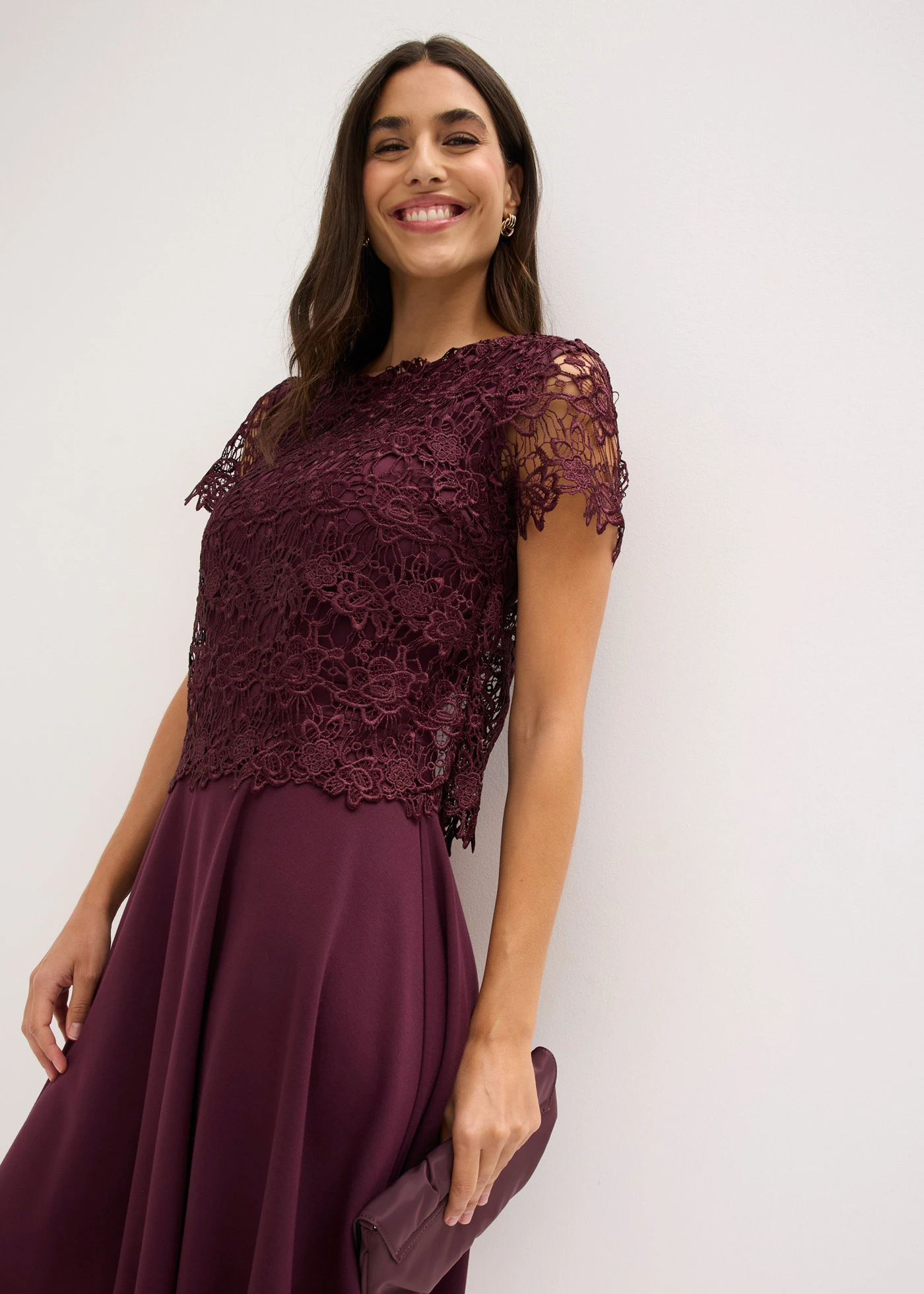 Robe midi avec empiècement dentelle • bordeaux • Boutique bonprix