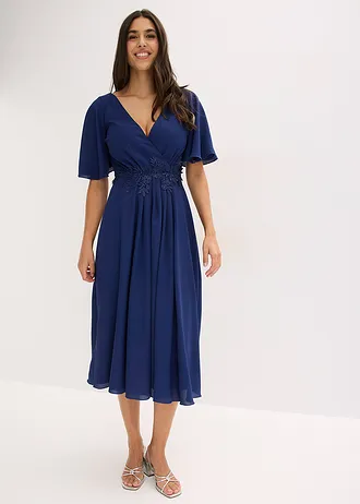 Robe de cocktail avec applications de dentelle • bleu nuit • Boutique bonprix