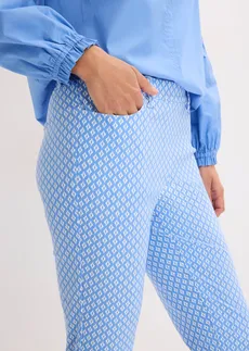 Pantalon 7/8 extensible en bengaline • bleu moyen-écru graphique • Boutique bonprix
