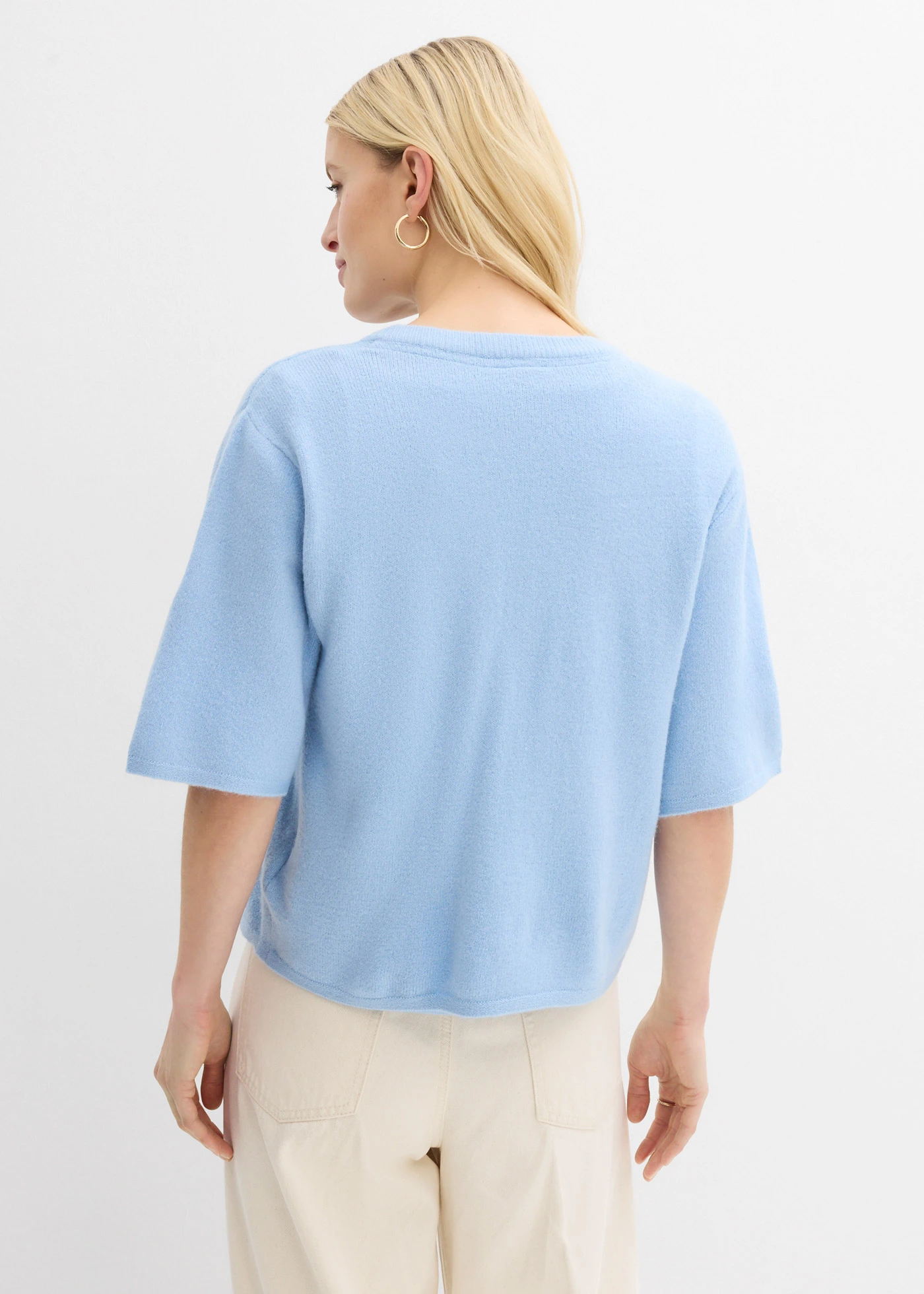 Fijn gebreid vest met strikjes • lichtblauw • bonprix online shop