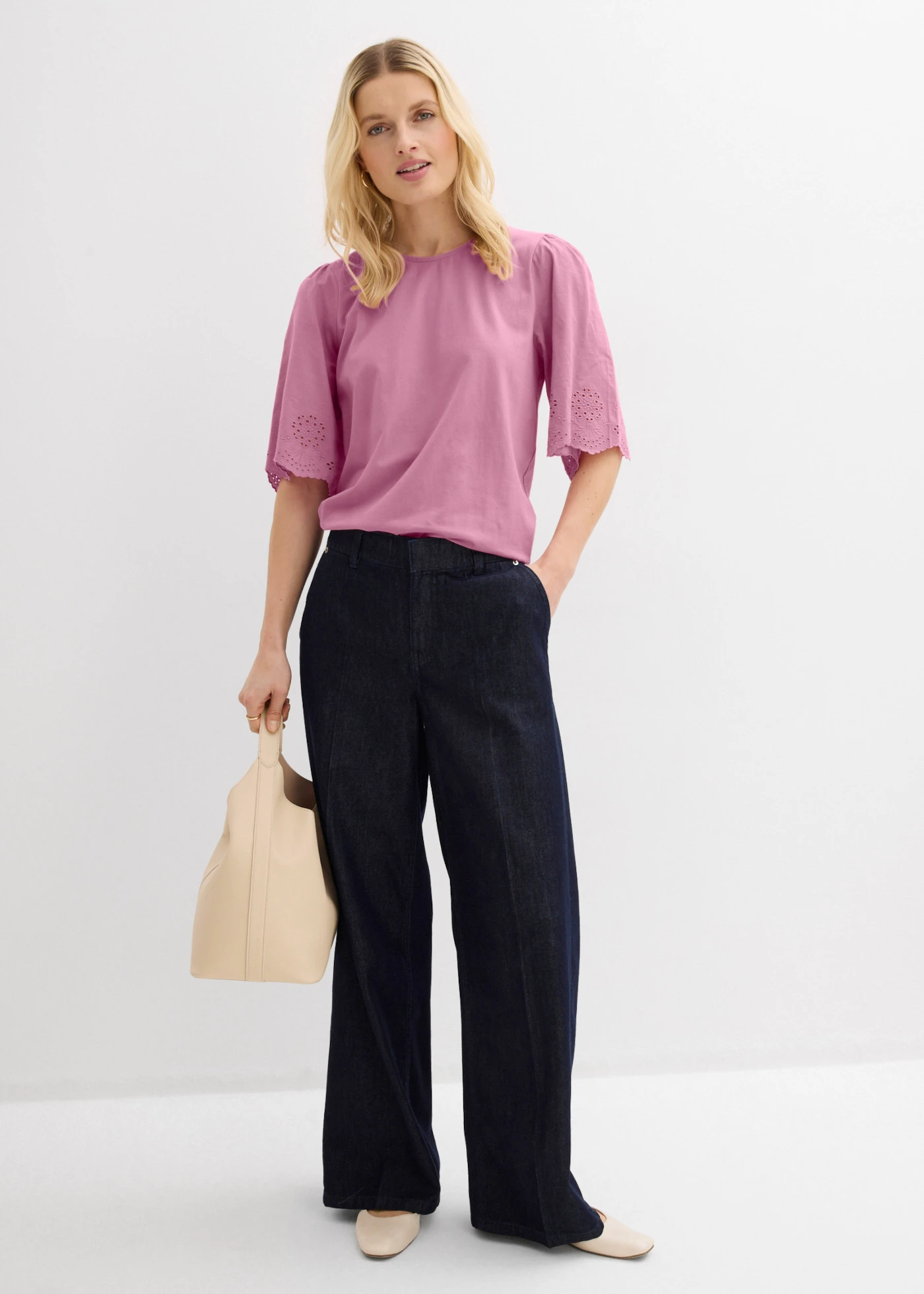 Póló lyukacsos hímzéssel • mályva • bonprix áruház