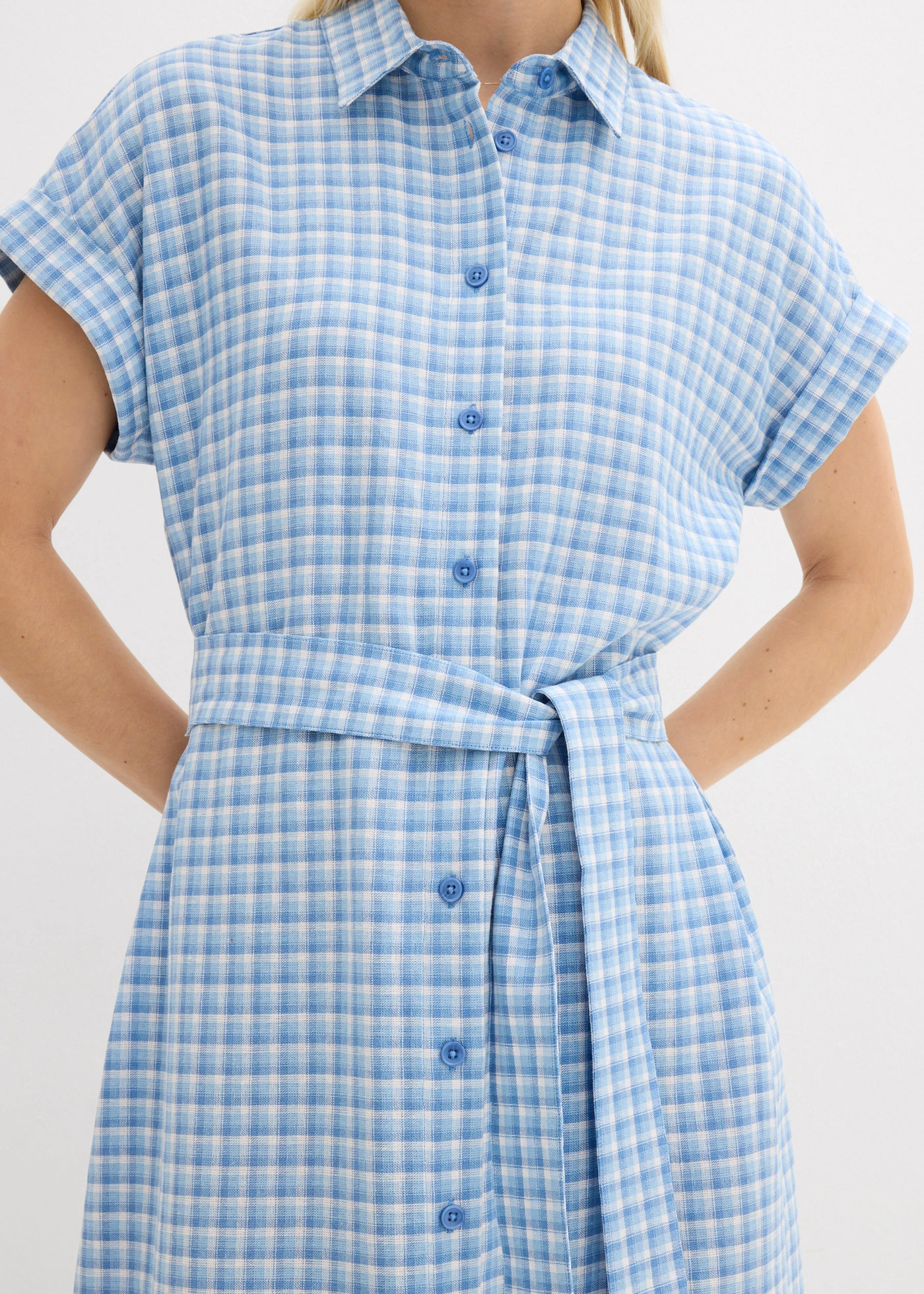 Rochie tip cămașă din mix de in • albastru arctic-bleu-alb • magazin bonprix