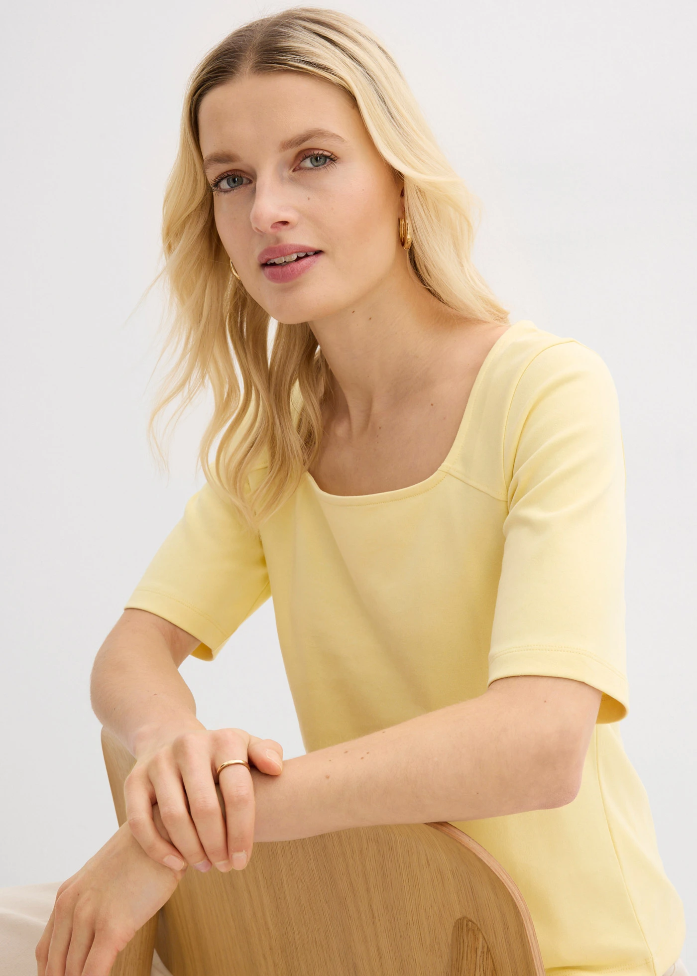 T-shirt en coton épais • jaune clair • Boutique bonprix
