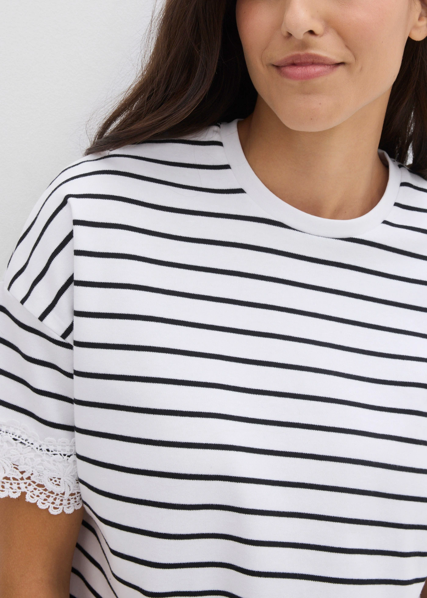 Tricou din bumbac 100% • negru/alb dungat • magazin bonprix