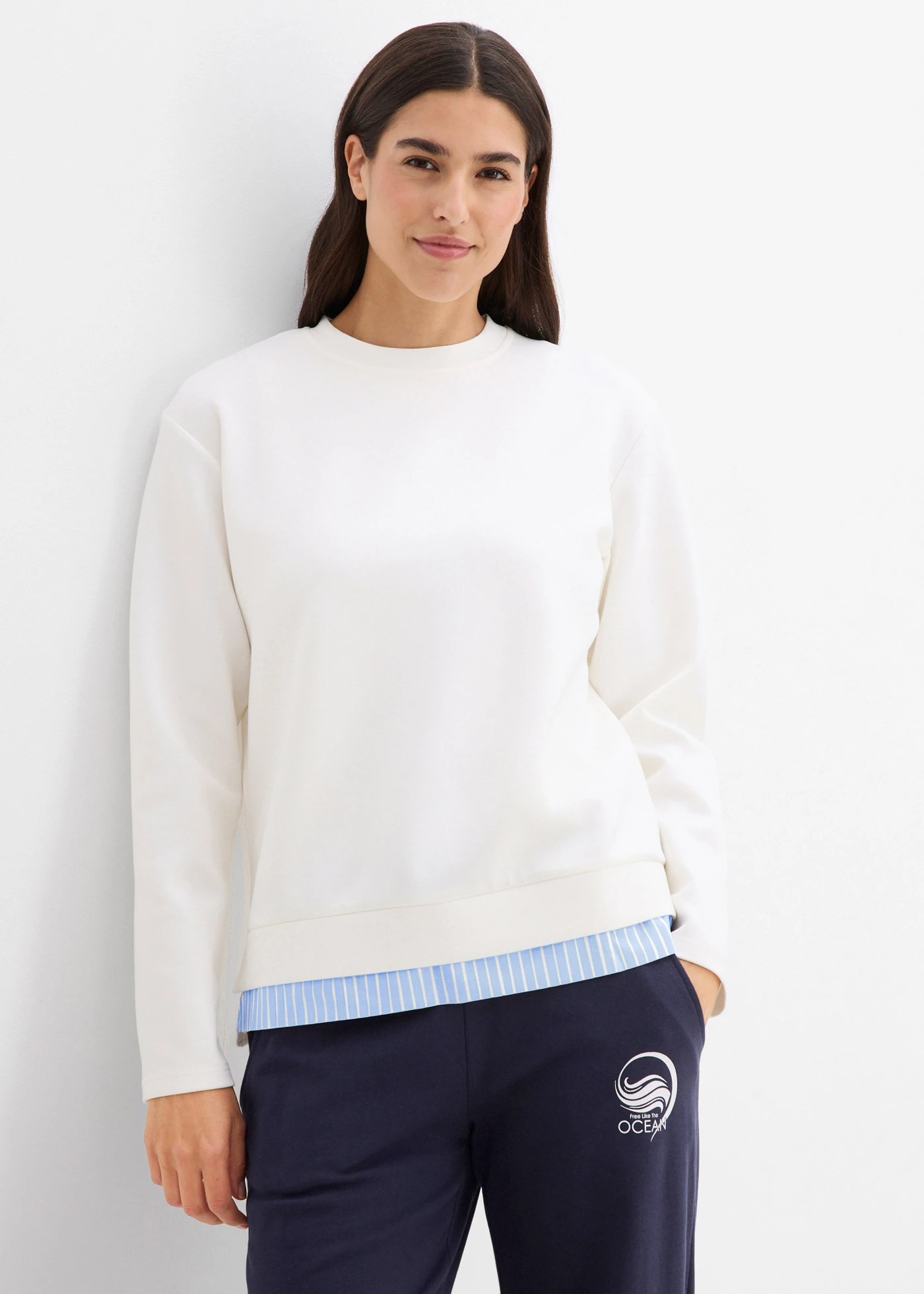 Sweat en matière néoprène • écru-bleu moyen • Boutique bonprix