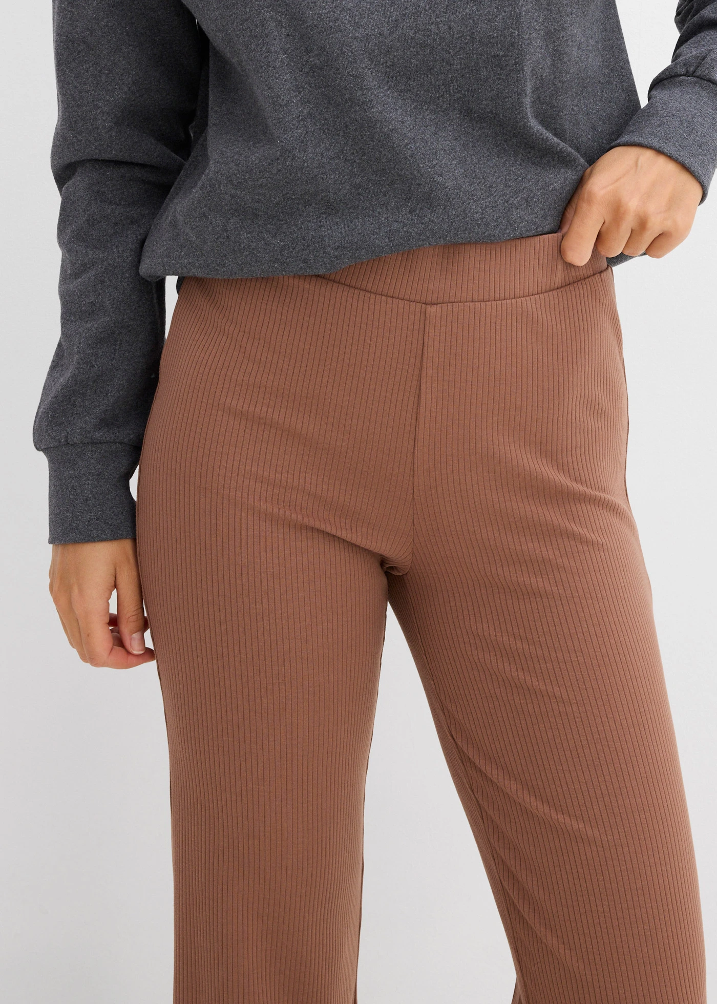 Legging évasé en matière côtelée, cropped • marron • Boutique bonprix