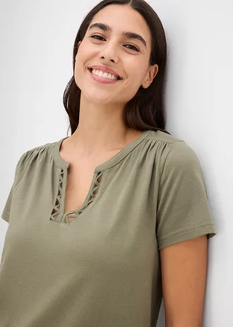 Shirt met decoratieve halslijn • olijfgroen • bonprix online shop