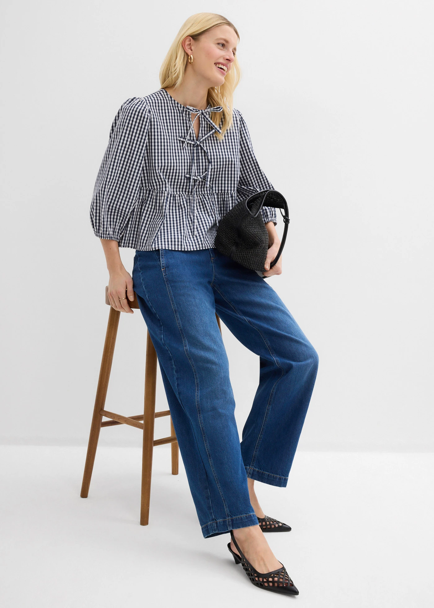 Jeansy typu barrel, mid waist • niebieski denim "used" • sklep bonprix