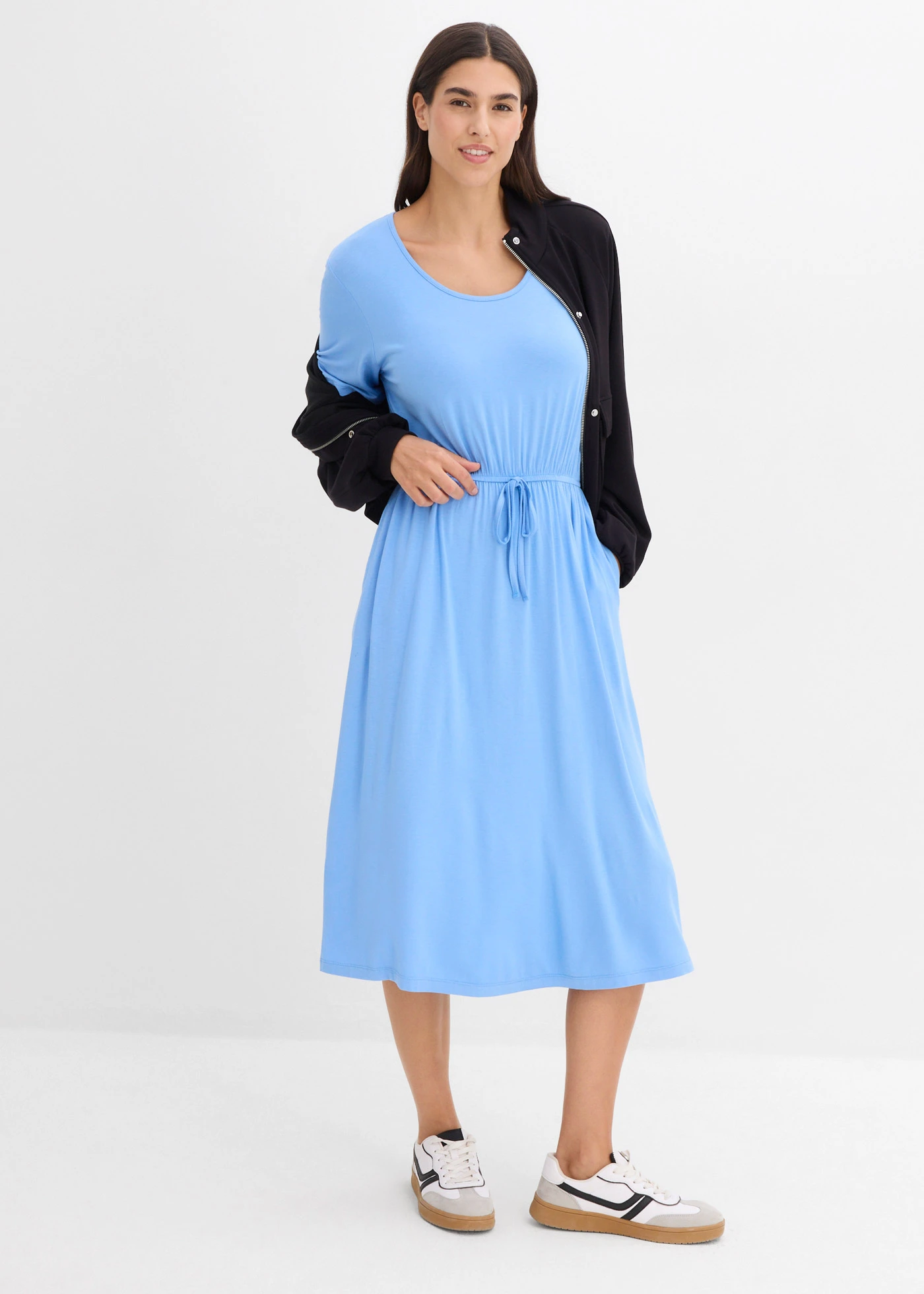 Jersey jurk van soepelvallende viscose-mix • middenblauw • bonprix online shop