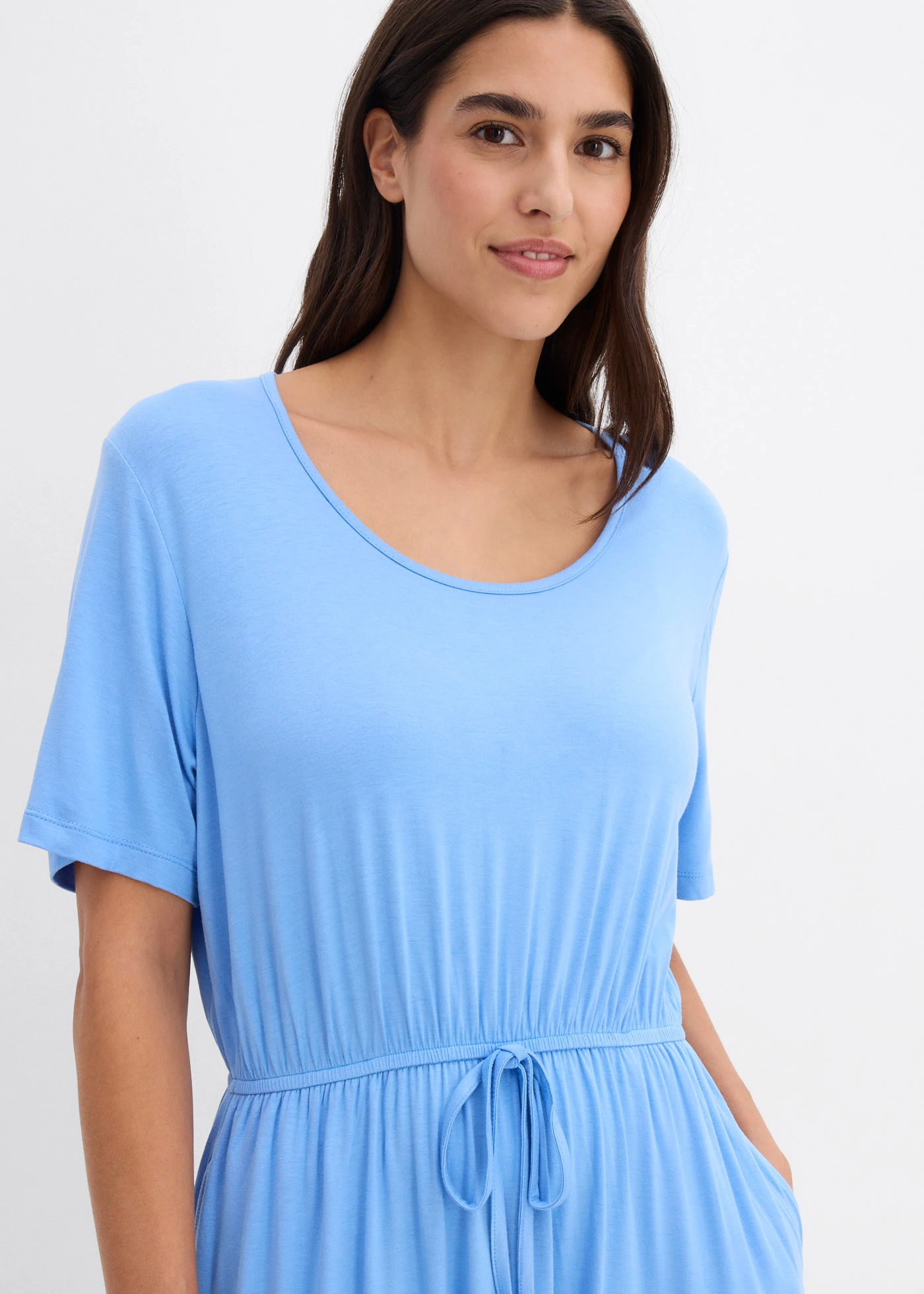 Jersey jurk van soepelvallende viscose-mix • middenblauw • bonprix online shop