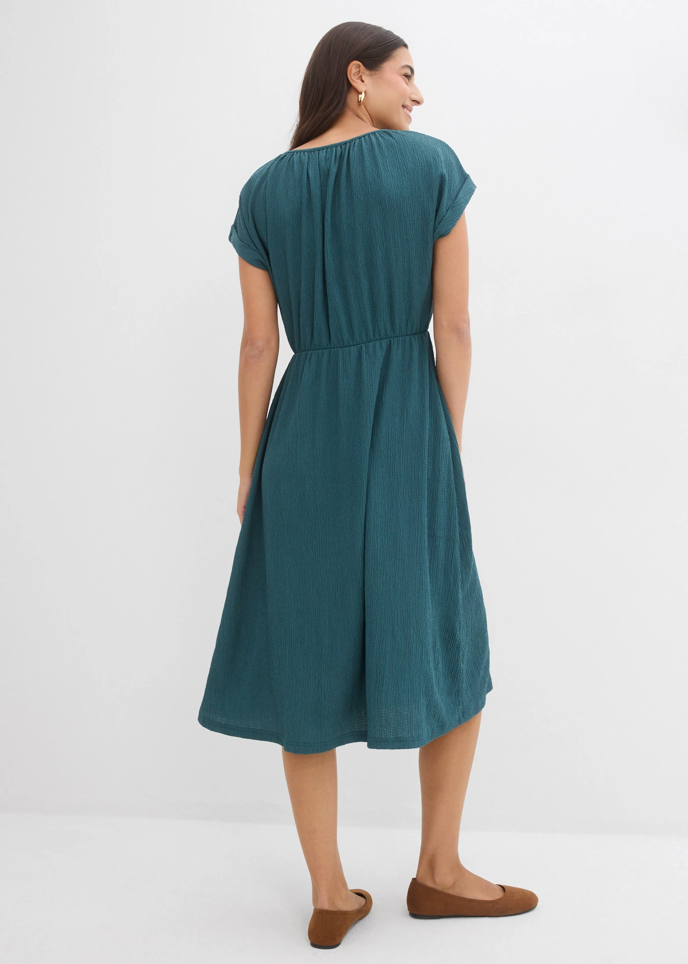 Jurk van gestructureerd materiaal • pepergroen • bonprix online shop