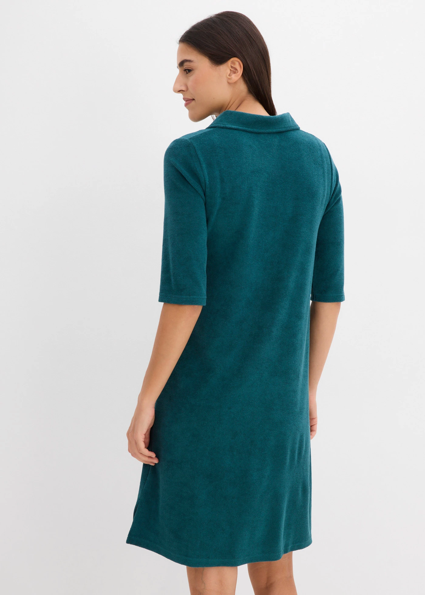 Knie-lange frotté jurk met polokraag • pepergroen • bonprix online shop