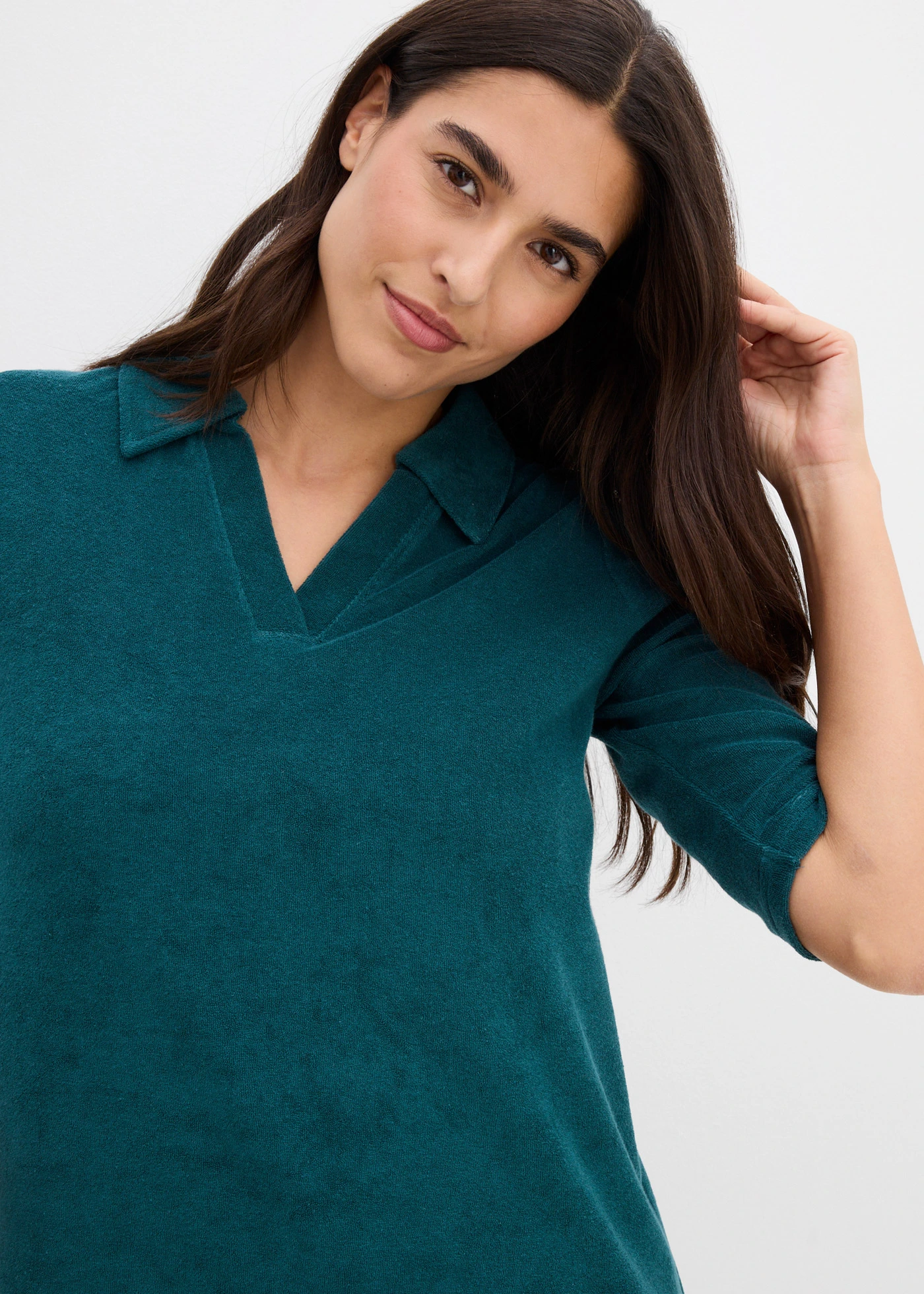 Robe longueur genou en tissu éponge avec col polo • vert poivre • Boutique bonprix