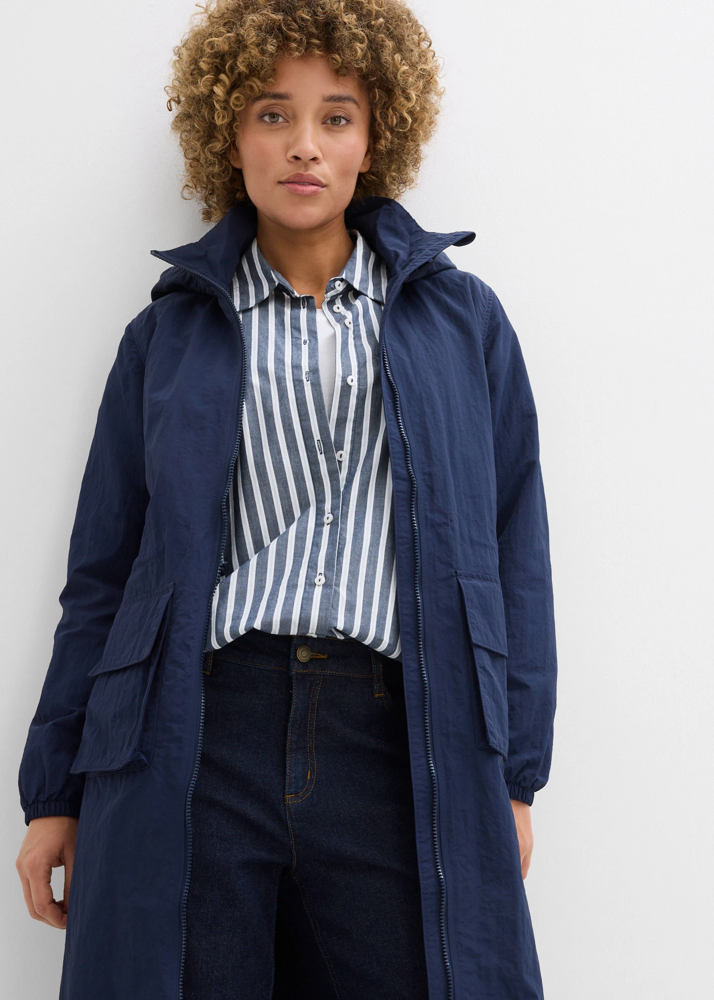 Parka légère et déperlante • bleu foncé • Boutique bonprix