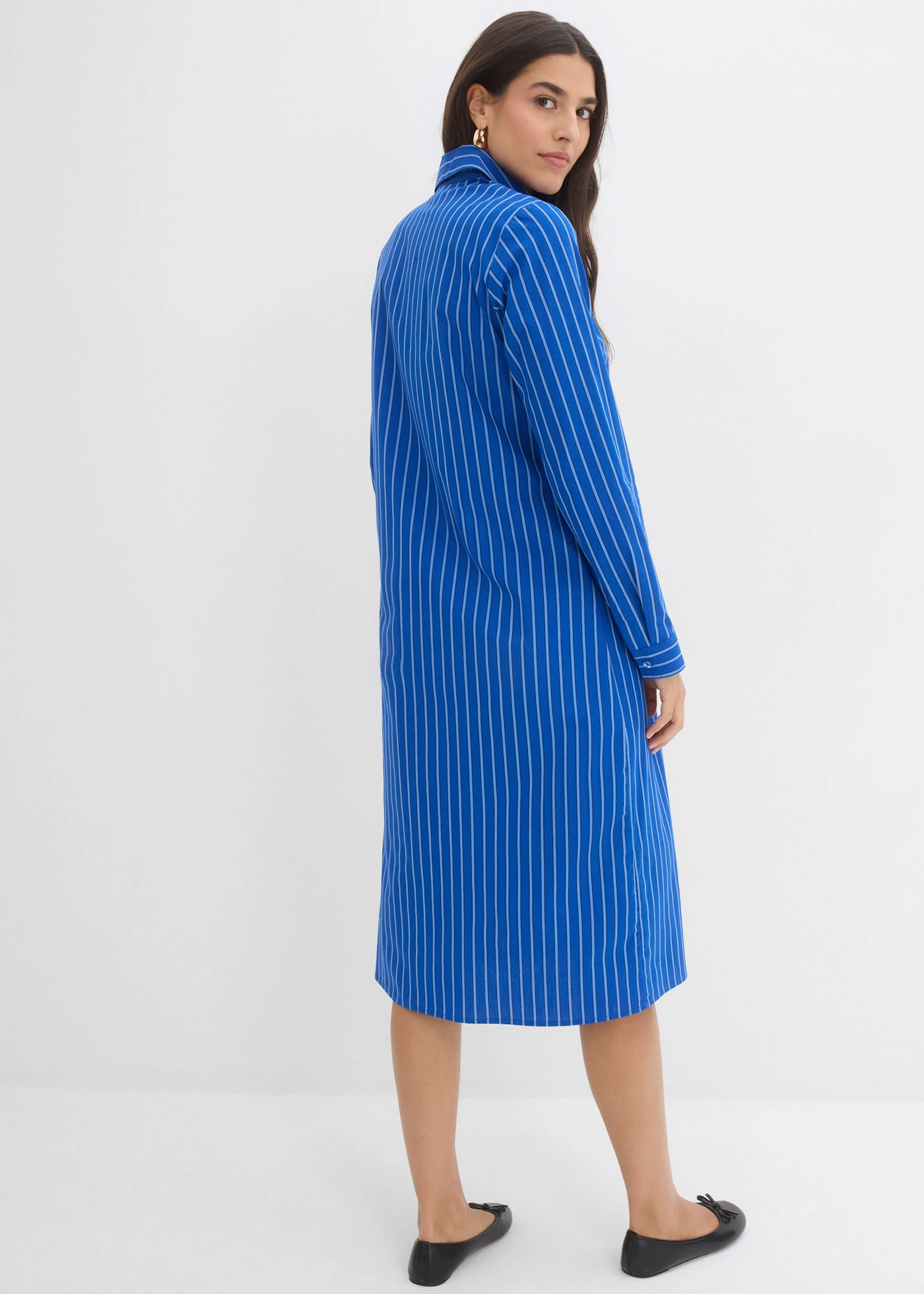 Jurk van katoen met een overhemdkraag • arctisch blauw/middenblauw/donkerblauw gestreept • bonprix online shop