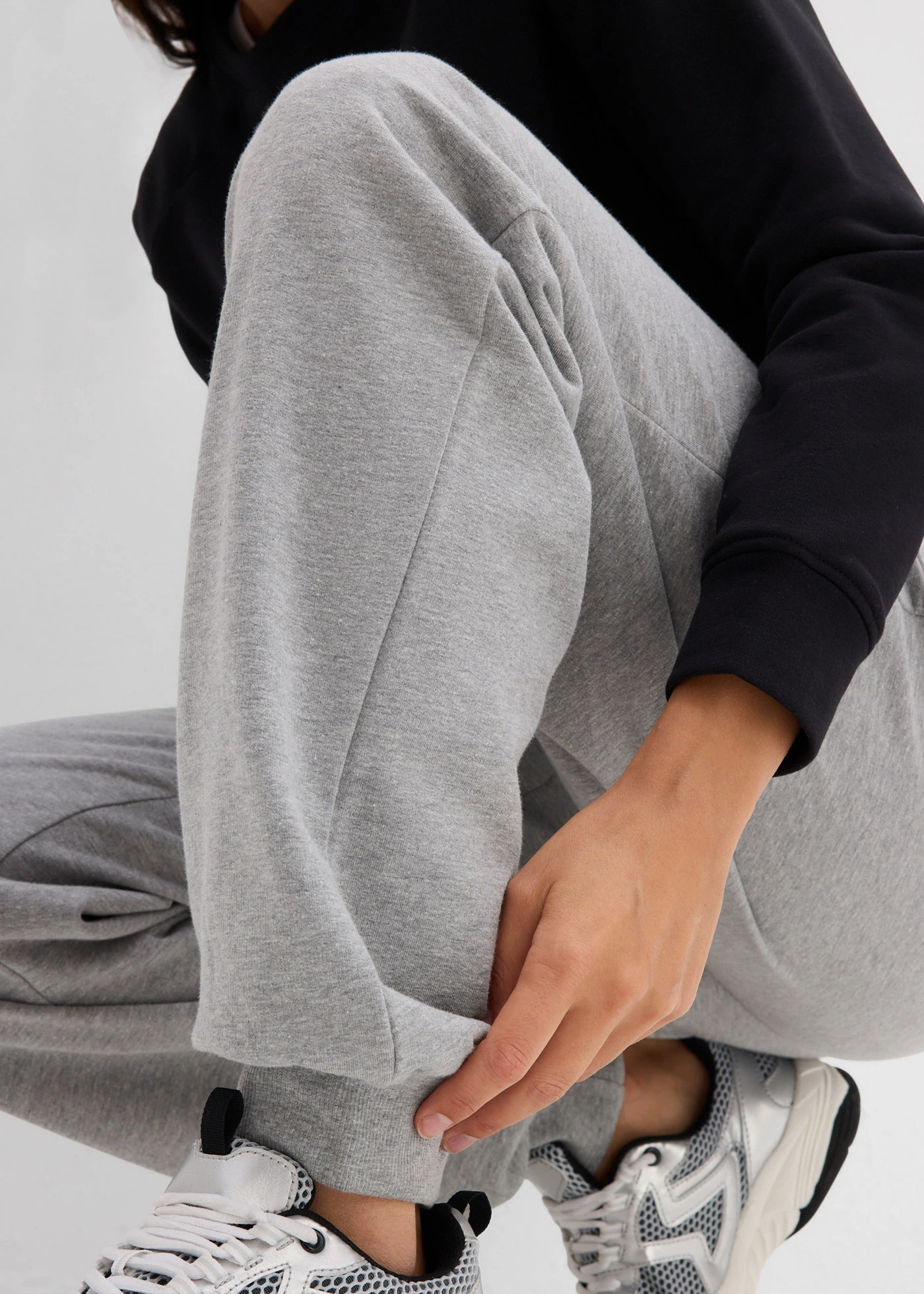 Sweatpants van katoen • lichtgrijs gemêleerd-wit • bonprix online shop