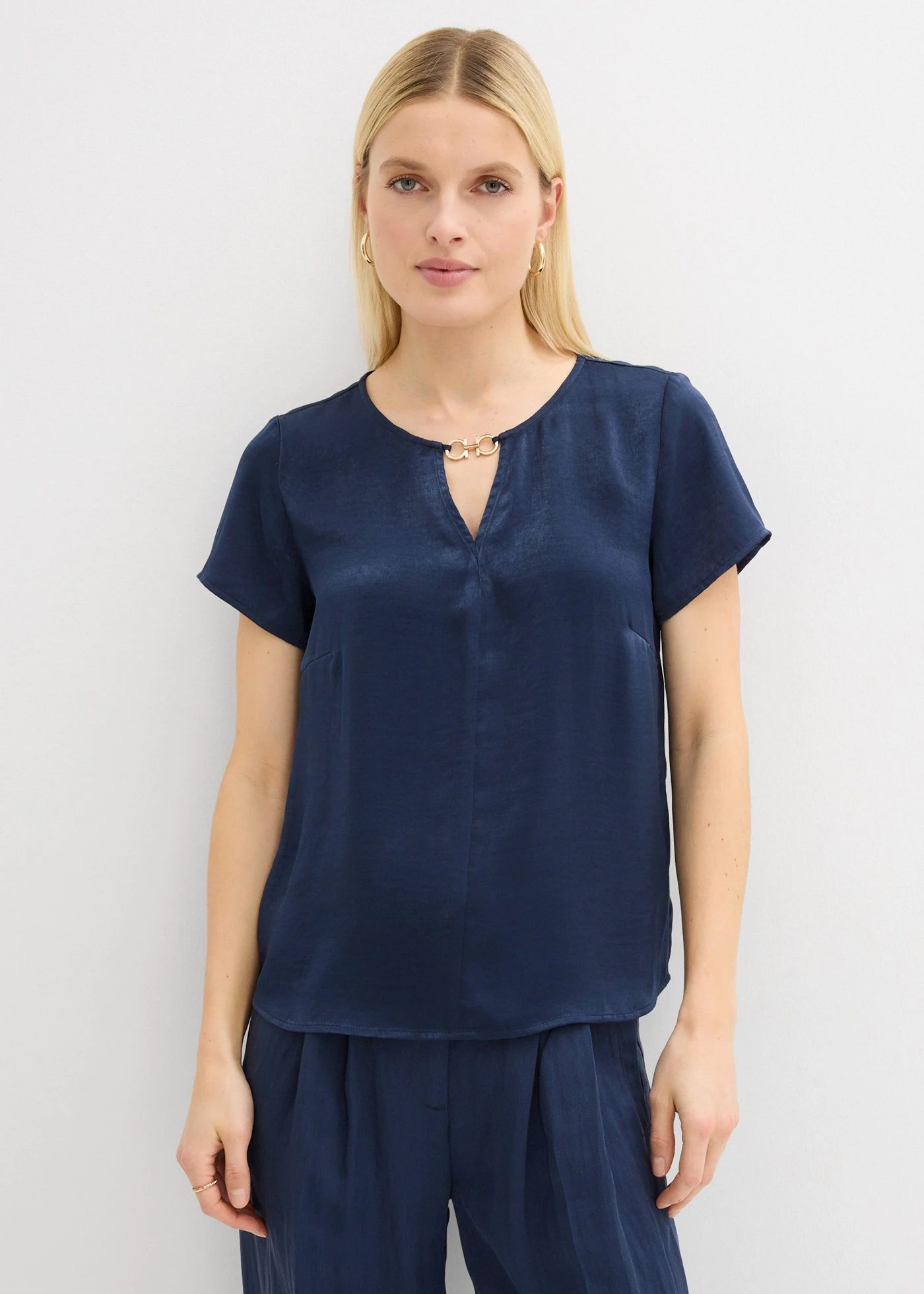Tuniek van elegant satijn • donkerblauw • bonprix online shop