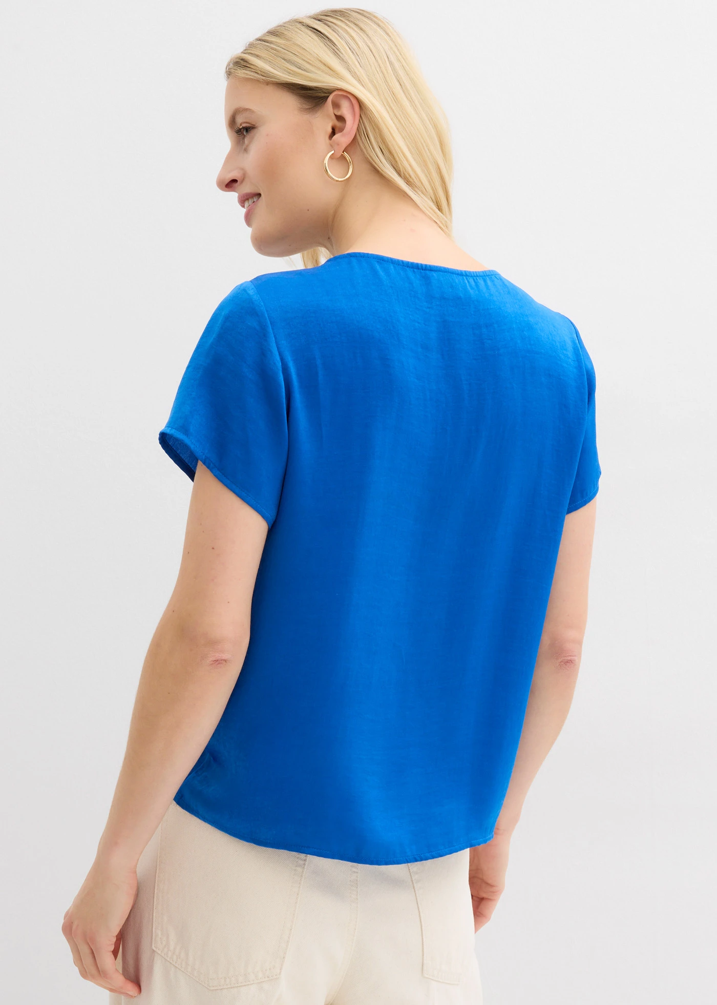 Tunique en satin fin • bleu arctique • Boutique bonprix