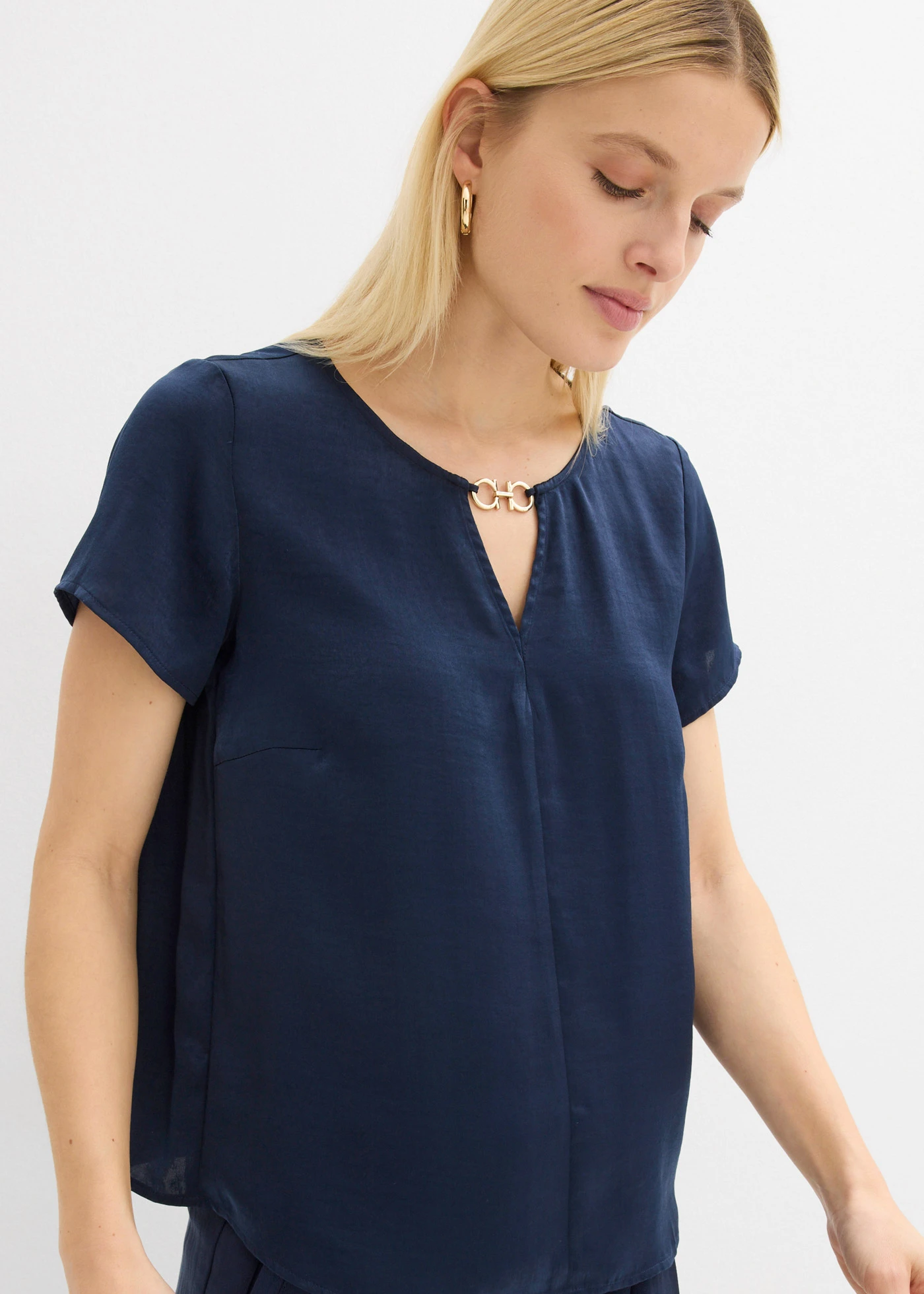 Tuniek van elegant satijn • donkerblauw • bonprix online shop