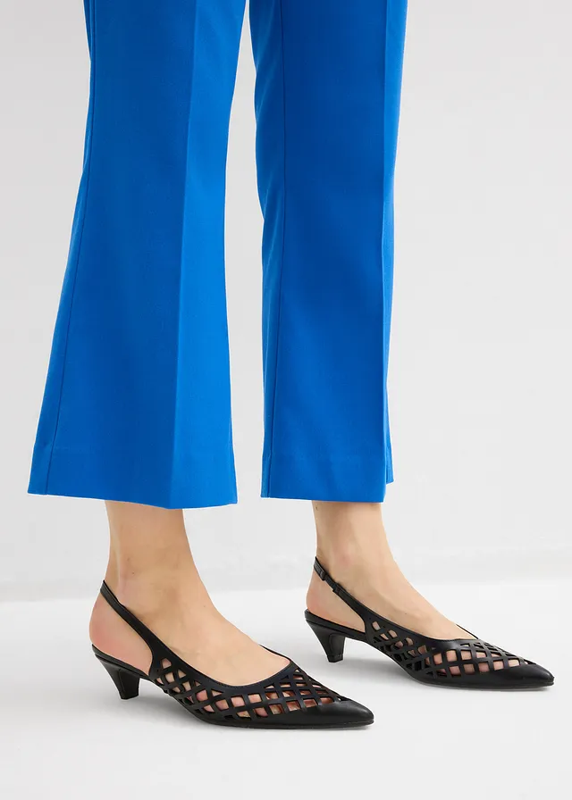 Pantaloni 7/8 evazați cu nasture decorativ • albastru arctic • magazin bonprix