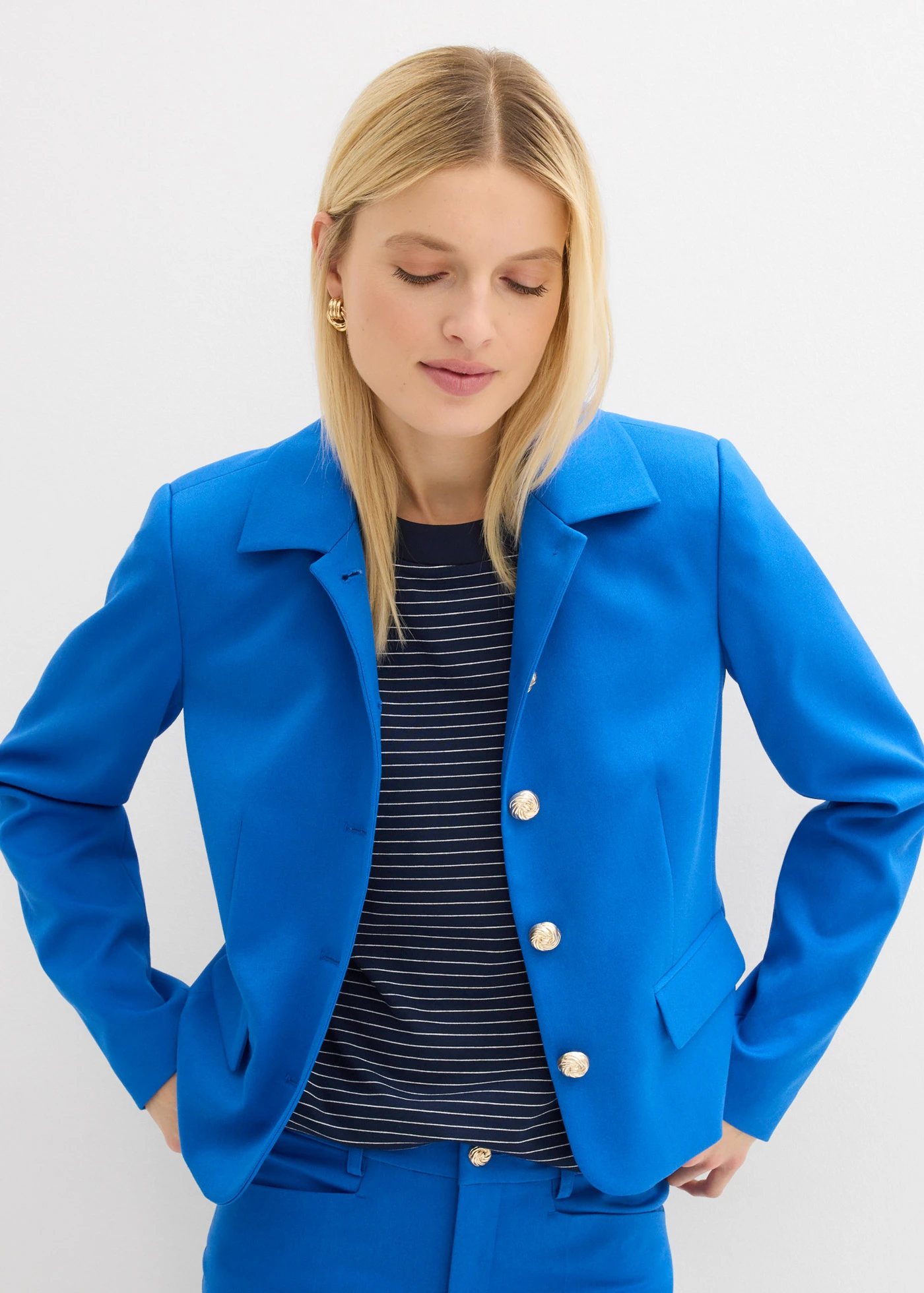 Korte blazer • arctisch blauw • bonprix online shop