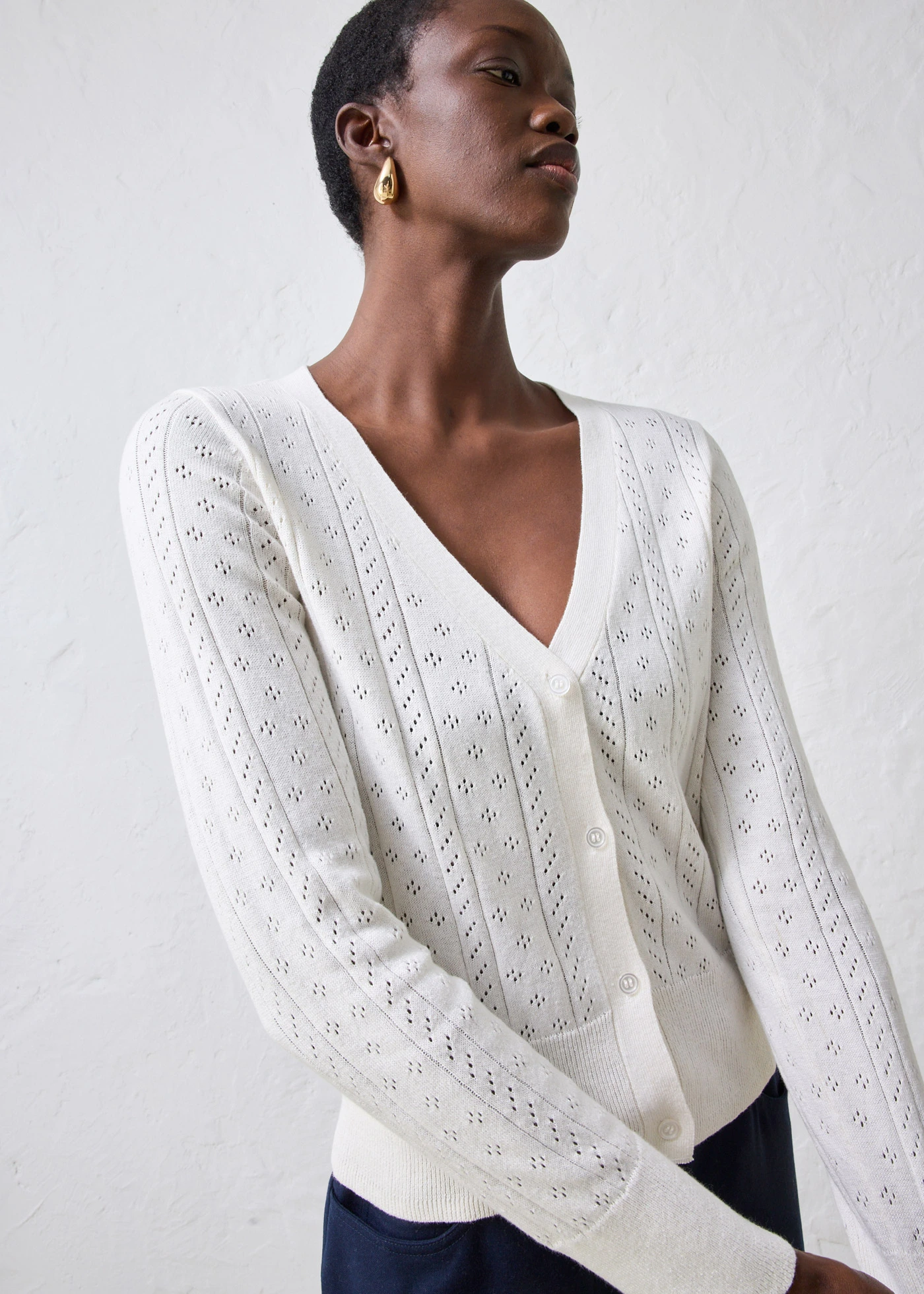 Gilet en maille ajourée coton et soie • blanc • Boutique bonprix