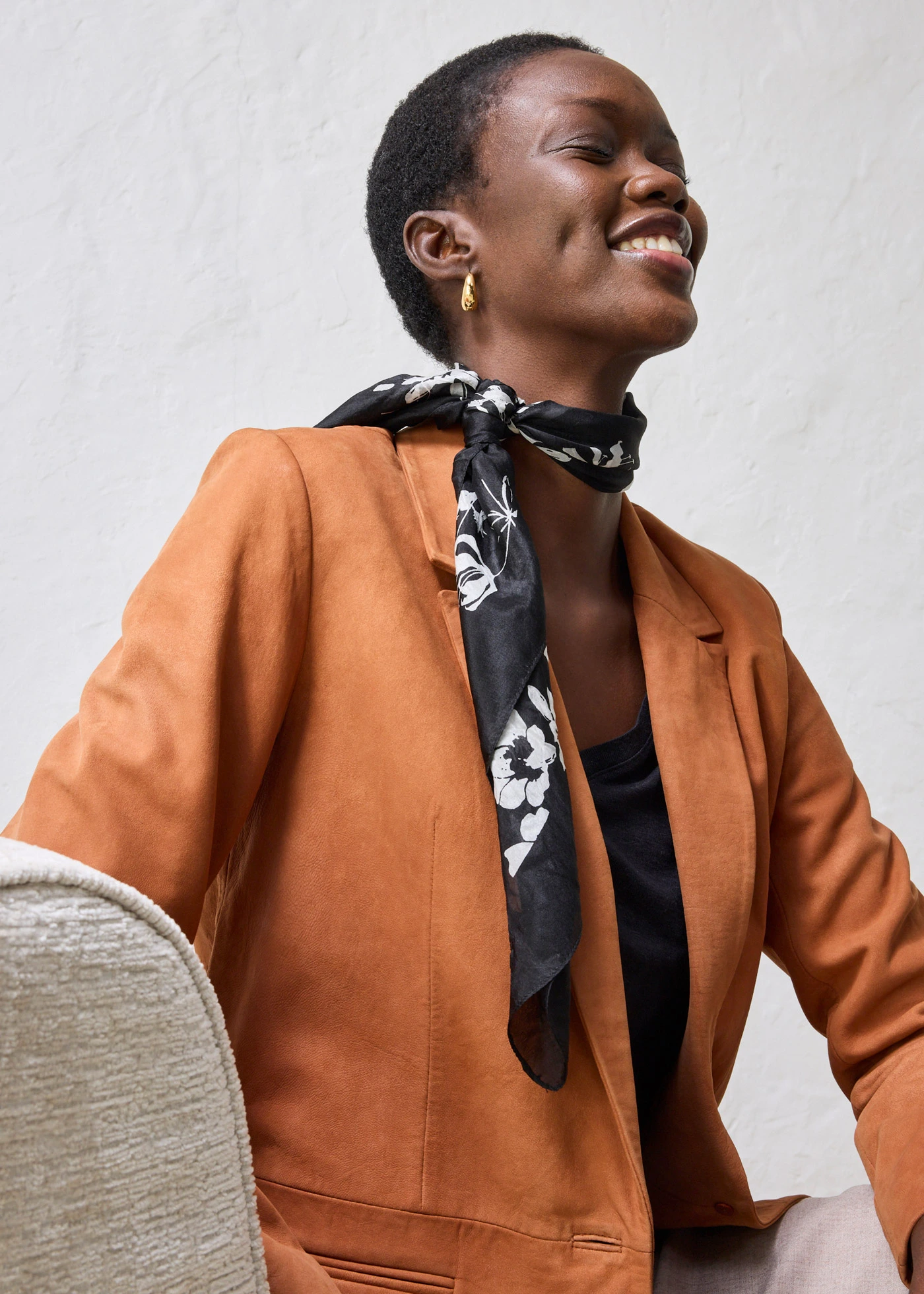 Foulard en soie • noir - beige • Boutique bonprix