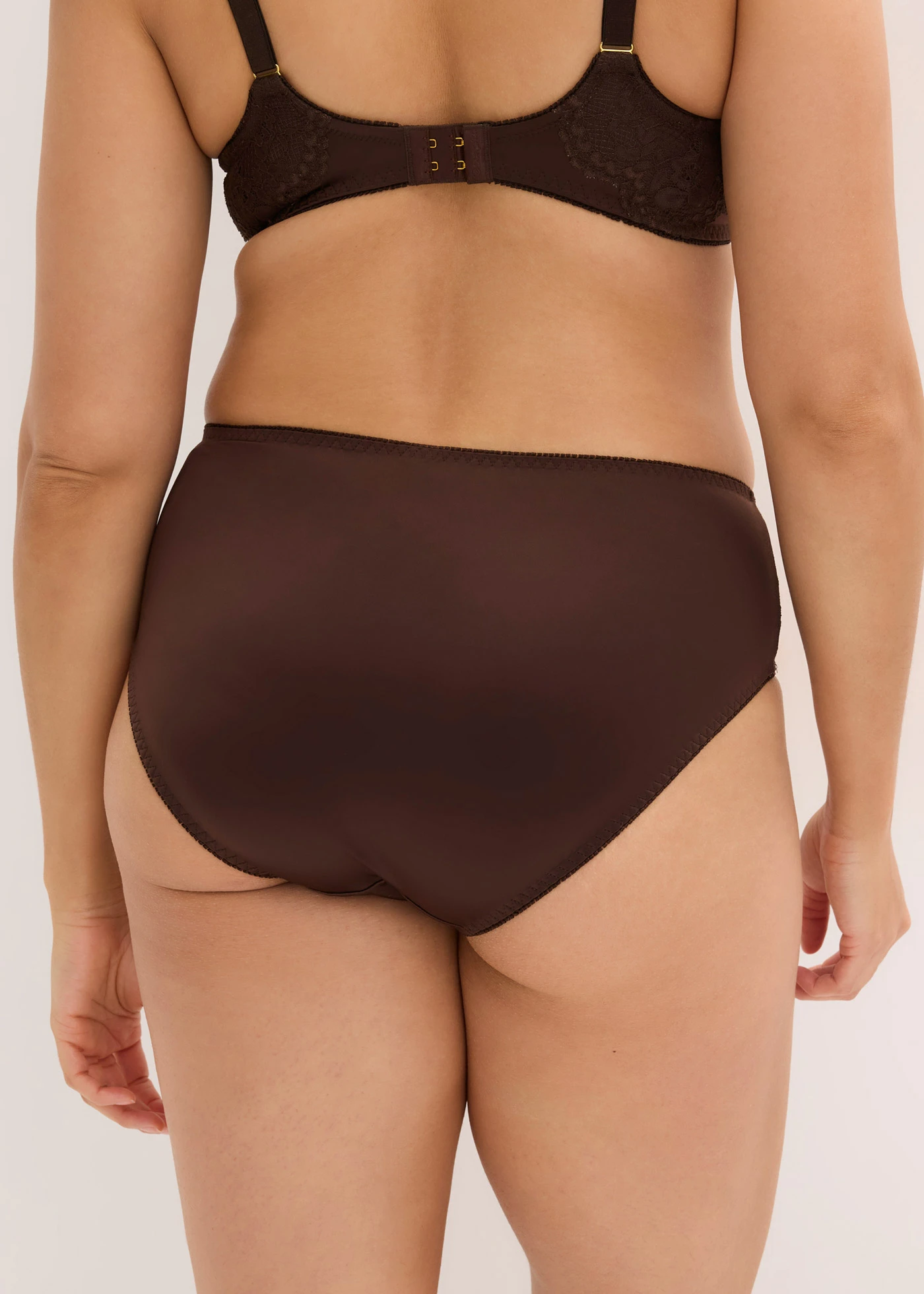 Maxislip met glanseffect • donkerbruin • bonprix online shop