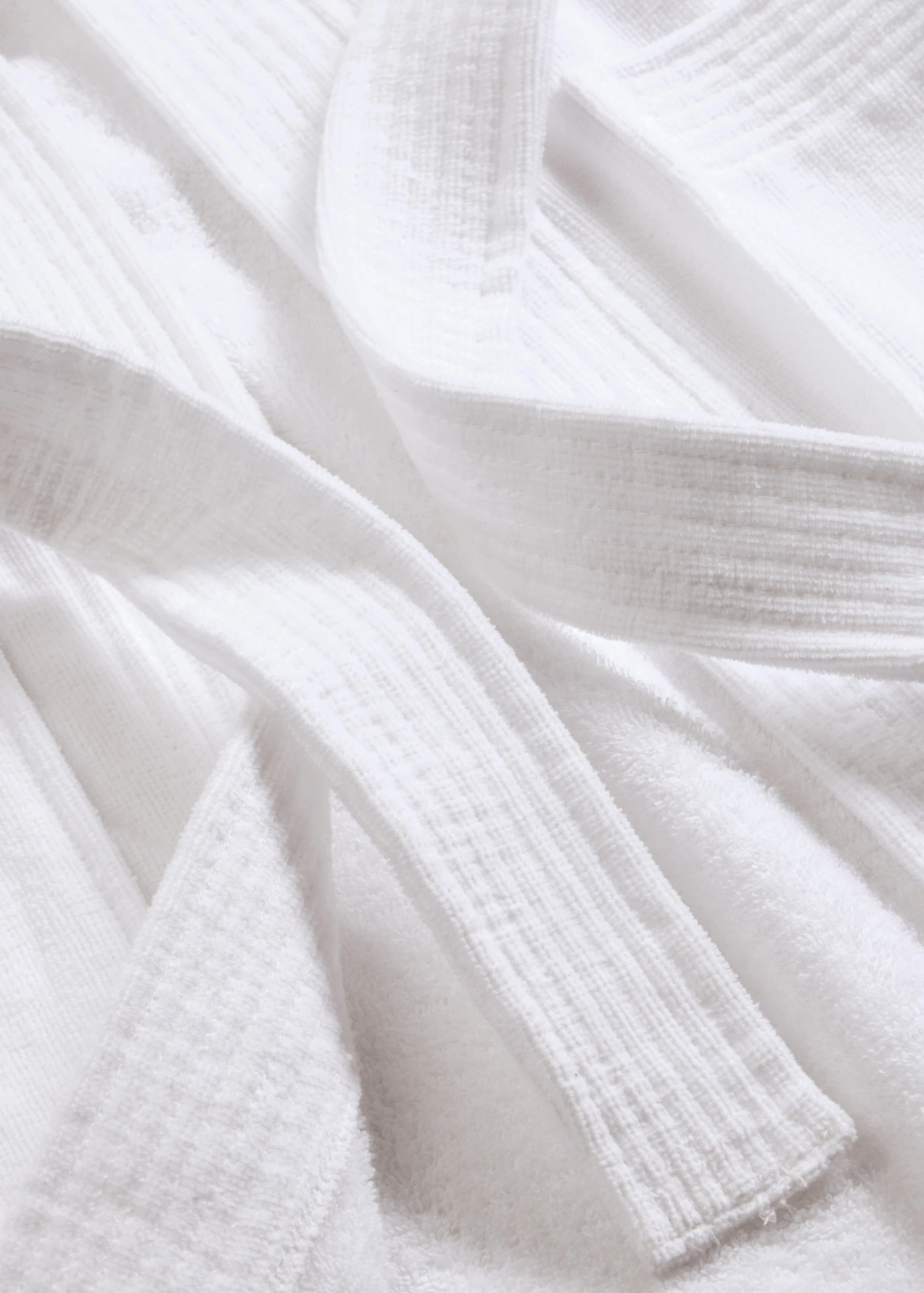 Peignoir à capuche en éponge 100% coton • blanc • Boutique bonprix