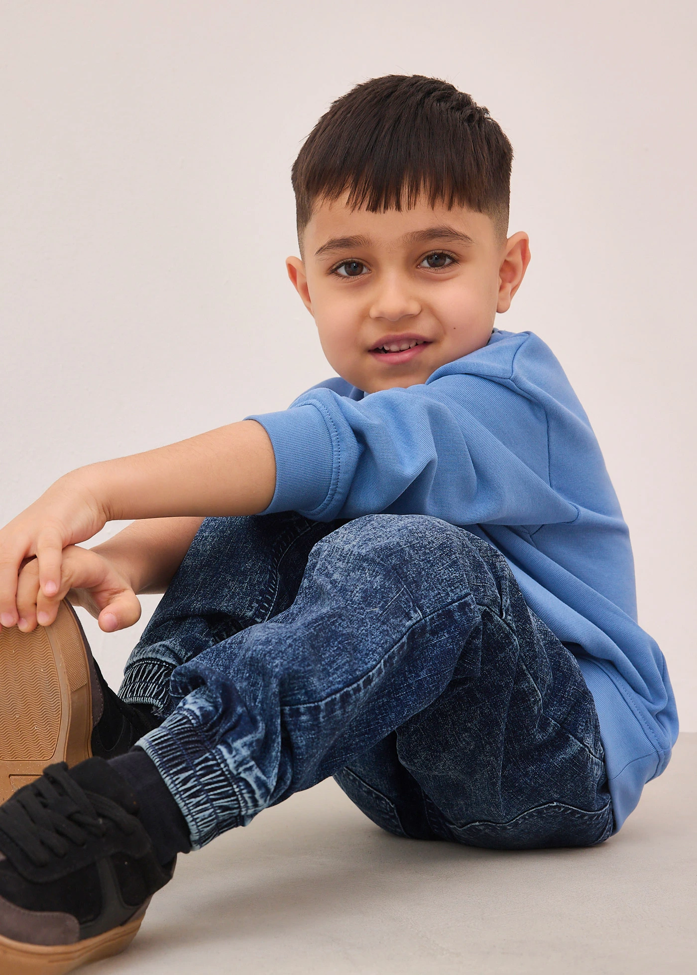 Blugi regular fit fără încheiere, cu talie elastică • albastru denim uzat • magazin bonprix