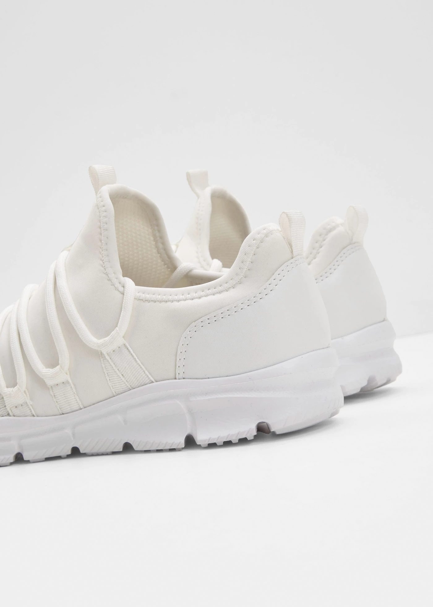 Sneakers souples • blanc • Boutique bonprix