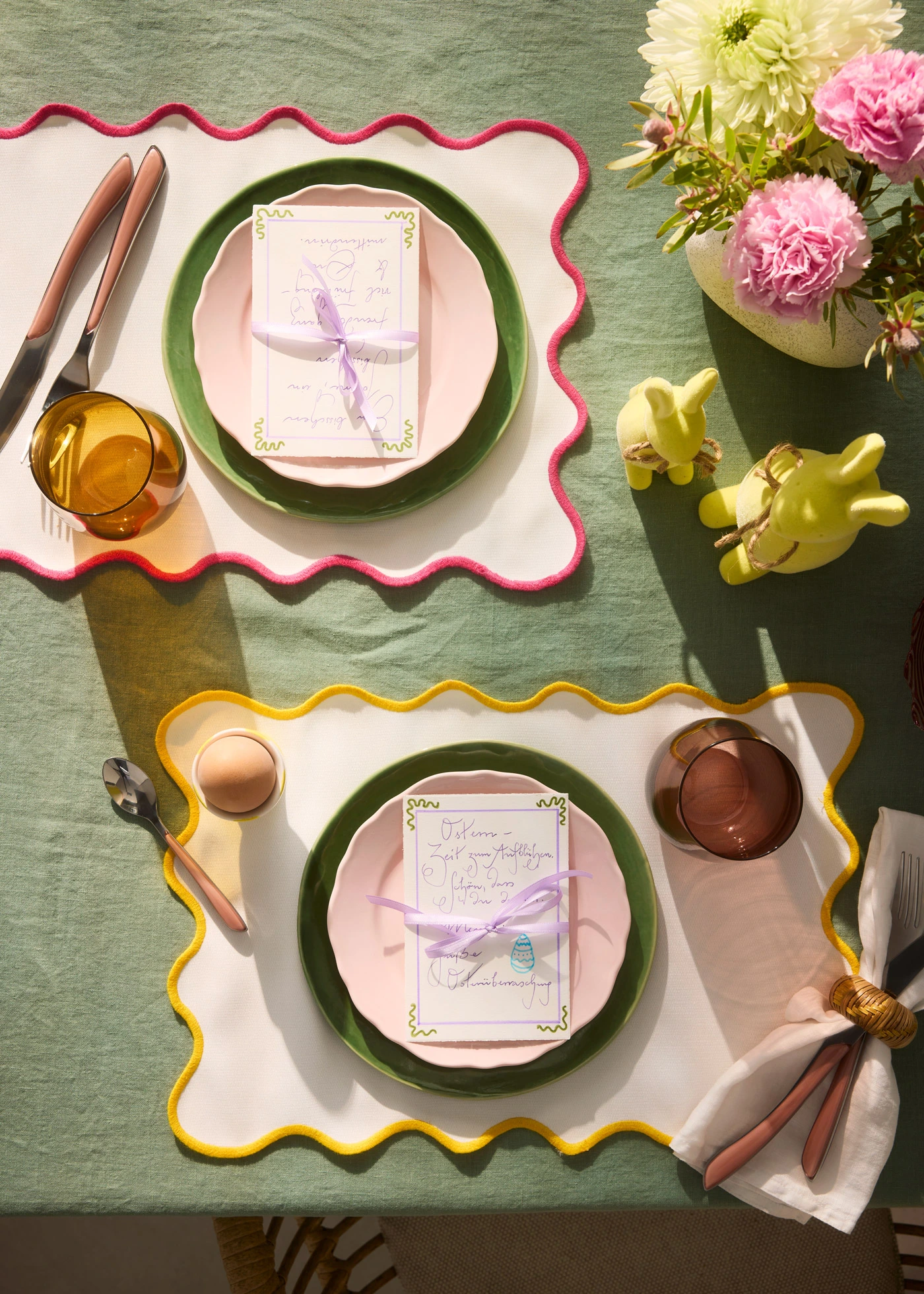 Lot de 2 sets de table à bord ondulé • blanc-rose-blanc-jaune • Boutique bonprix