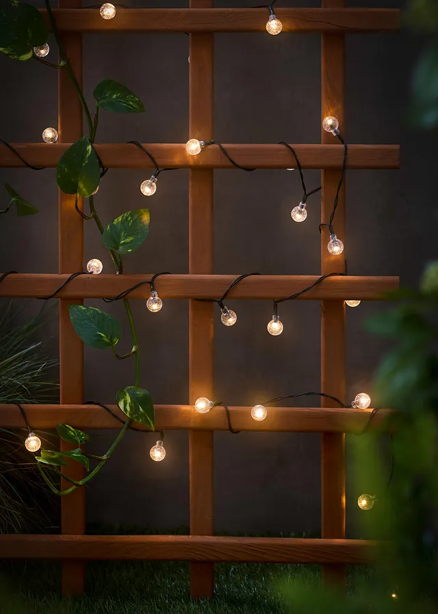Guirlande lumineuse solaire avec 50 petites sphères LED • noir/transparent • product-page.page-title-suffix