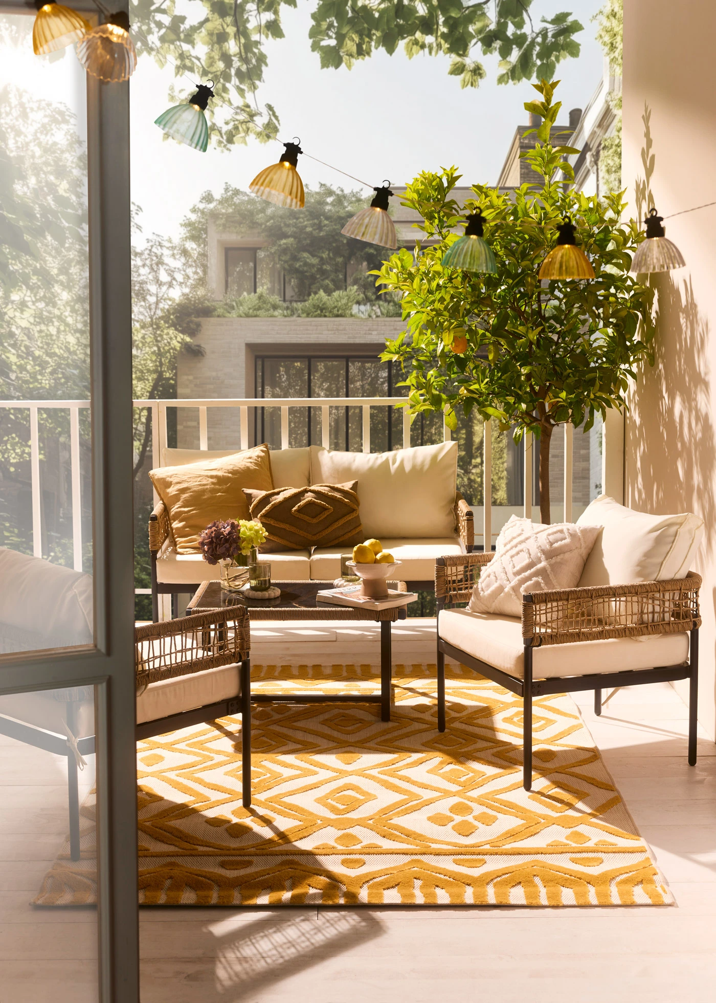 Łańcuch z lampkami LED w kształcie kielicha kwiatowego • zólty/zielony/bialy • sklep bonprix