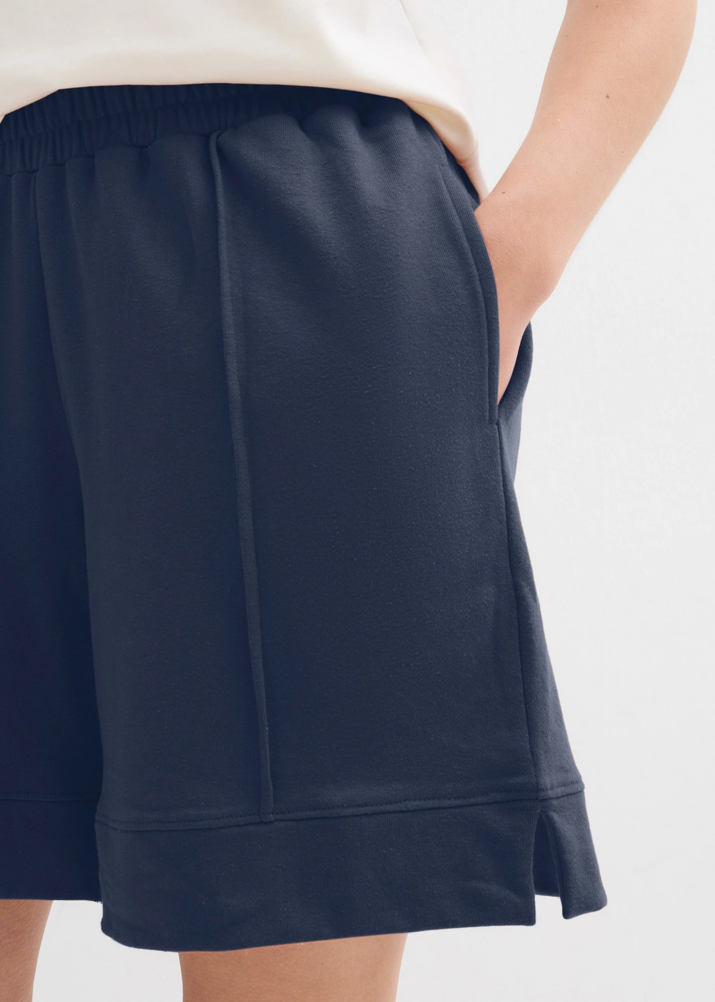 Short en molleton de coton mélangé • bleu foncé • Boutique bonprix