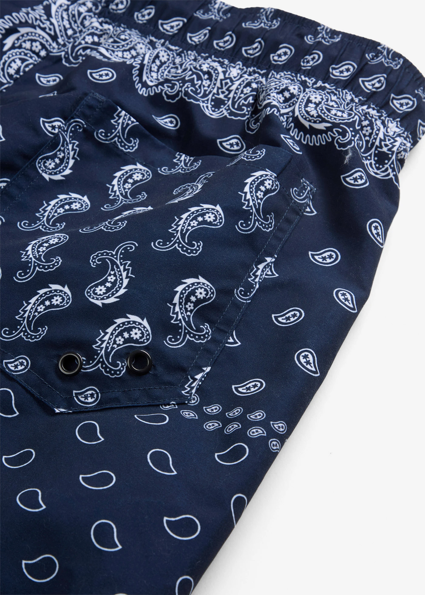 Kúpacie šortky s bočnými vreckami • tmavomodrá-biela paisley • obchod bonprix