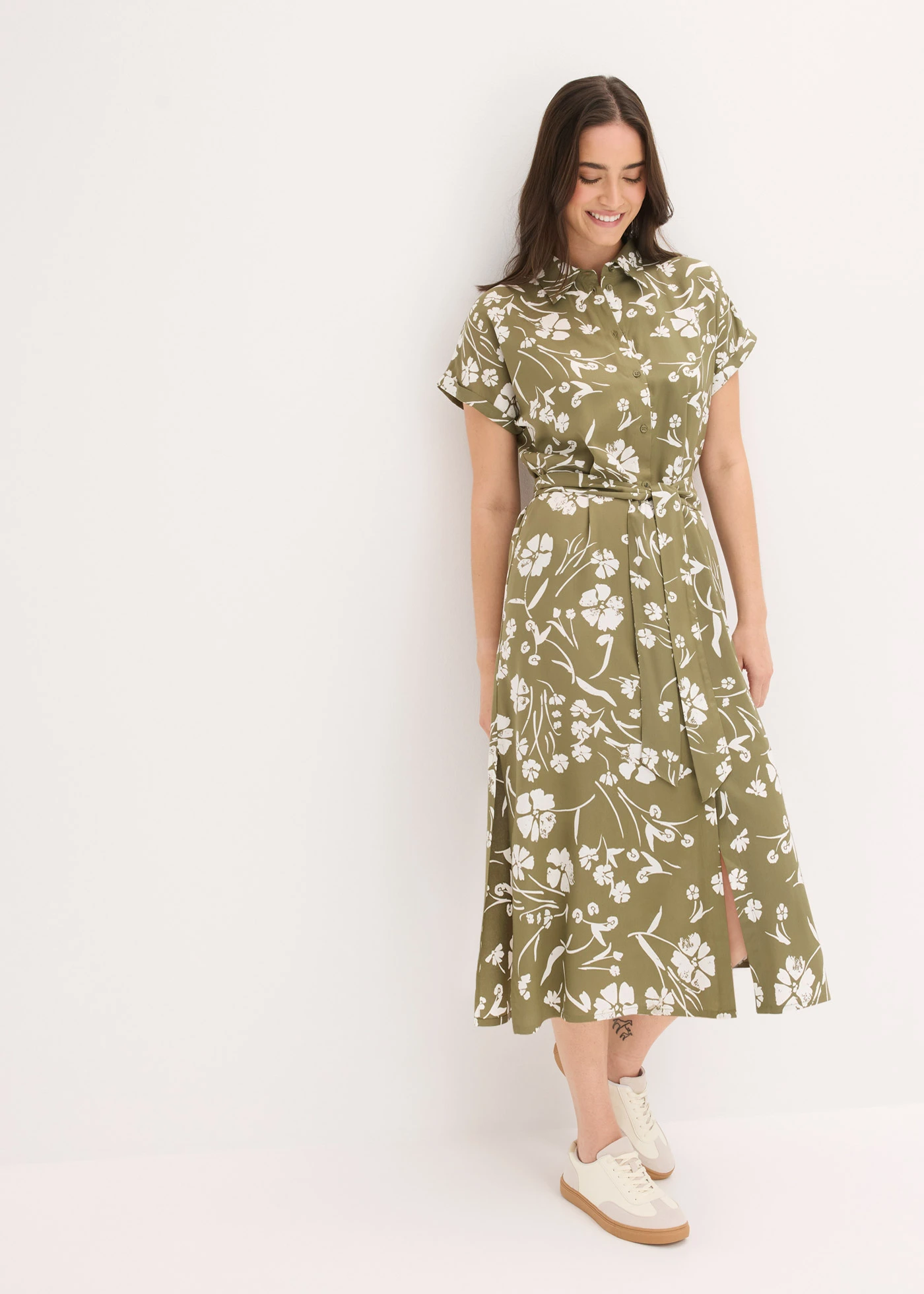 Overhemdjurk van viscose • olijfgroen-wit gebloemd • bonprix online shop