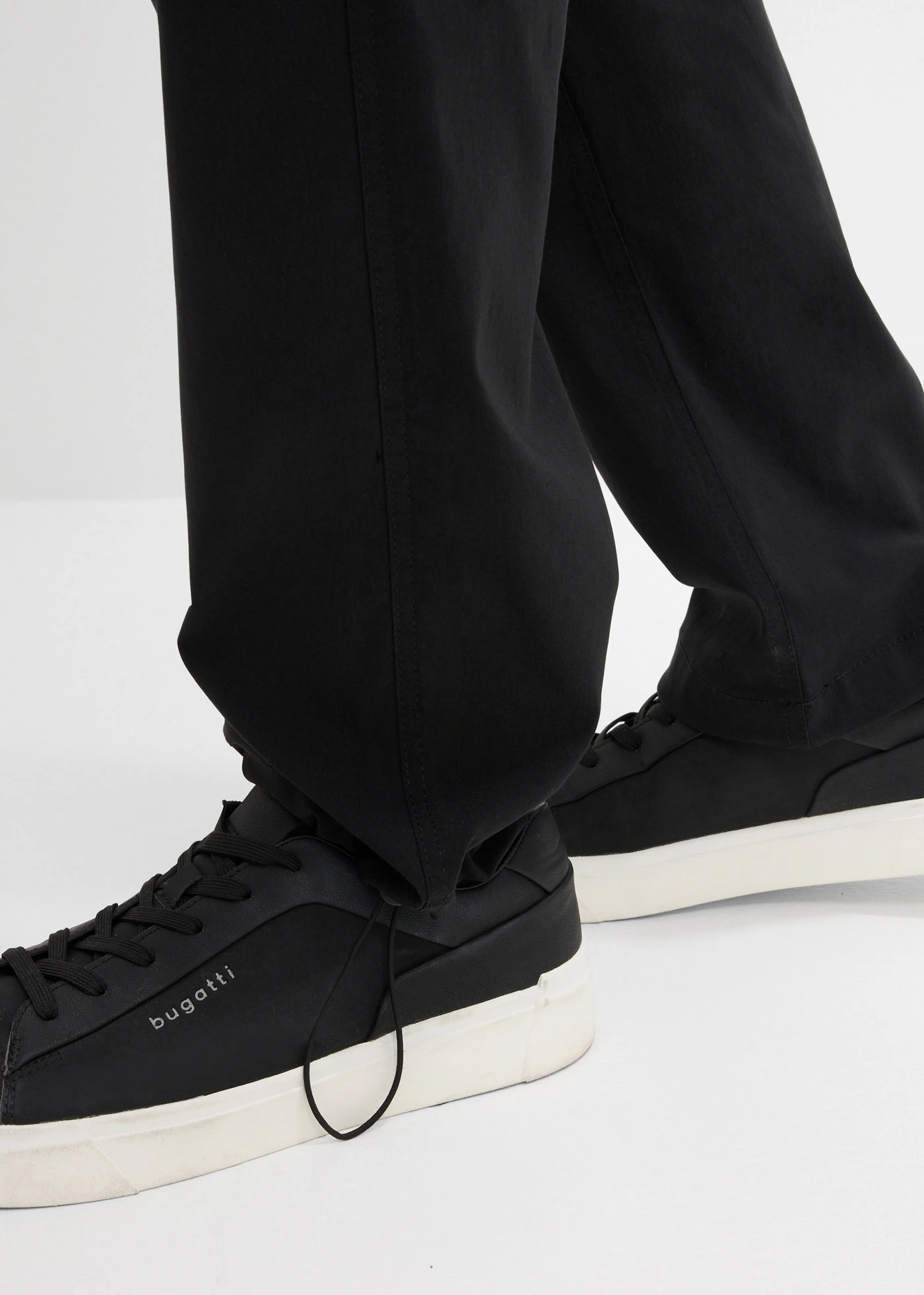 Superstrečové cargo kalhoty Regular Fit, s kapsami na zip, Straight • černá • bonprix obchod