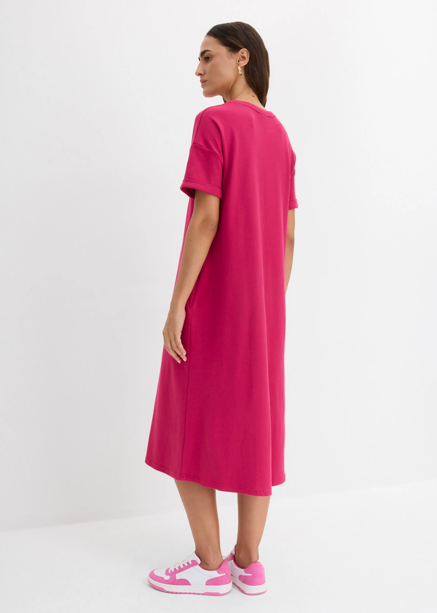 Robe large en jersey interlock épais avec poches • magenta • Boutique bonprix
