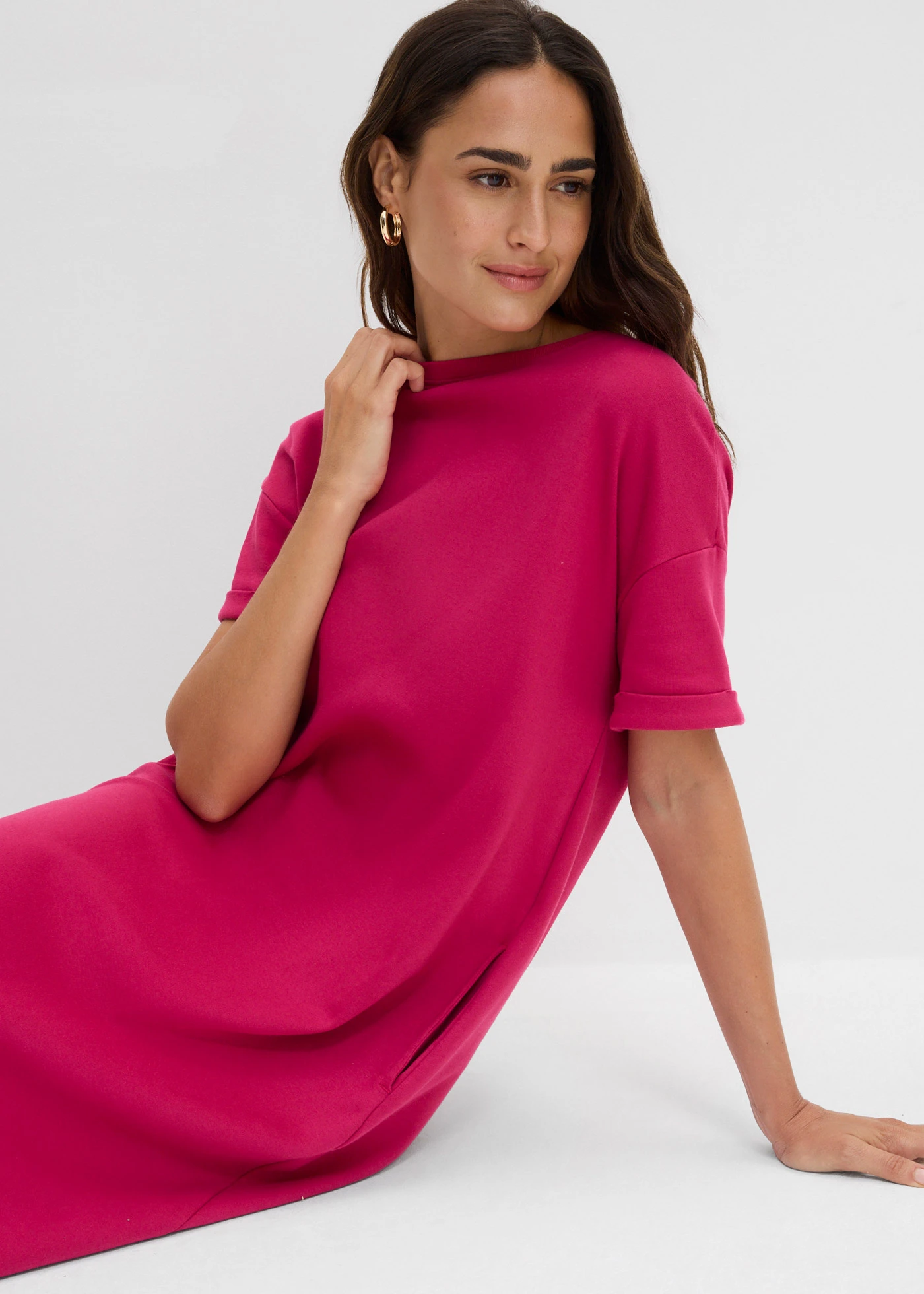 Rochie tricot din material interlock mai robust, cu buzunare • roșu-mov • magazin bonprix