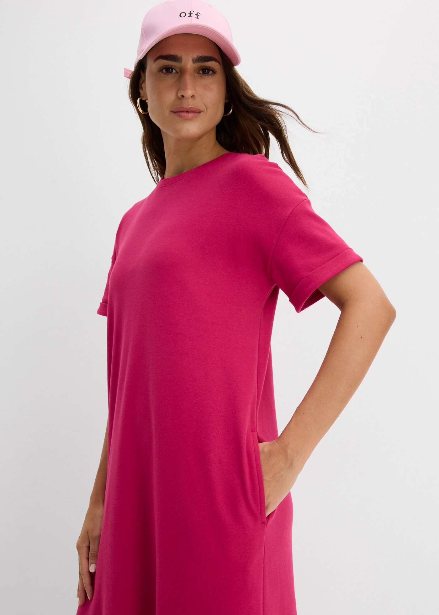 Robe large en jersey interlock épais avec poches • magenta • Boutique bonprix