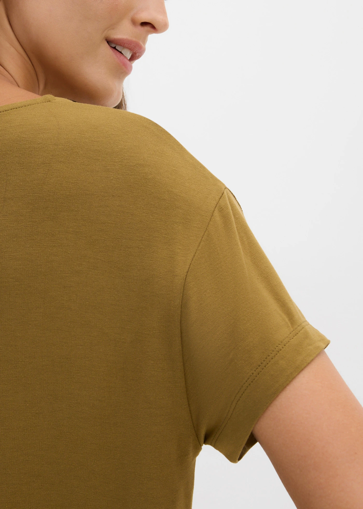 Shirt in een zachte viscosemix • natuurgroen • bonprix online shop