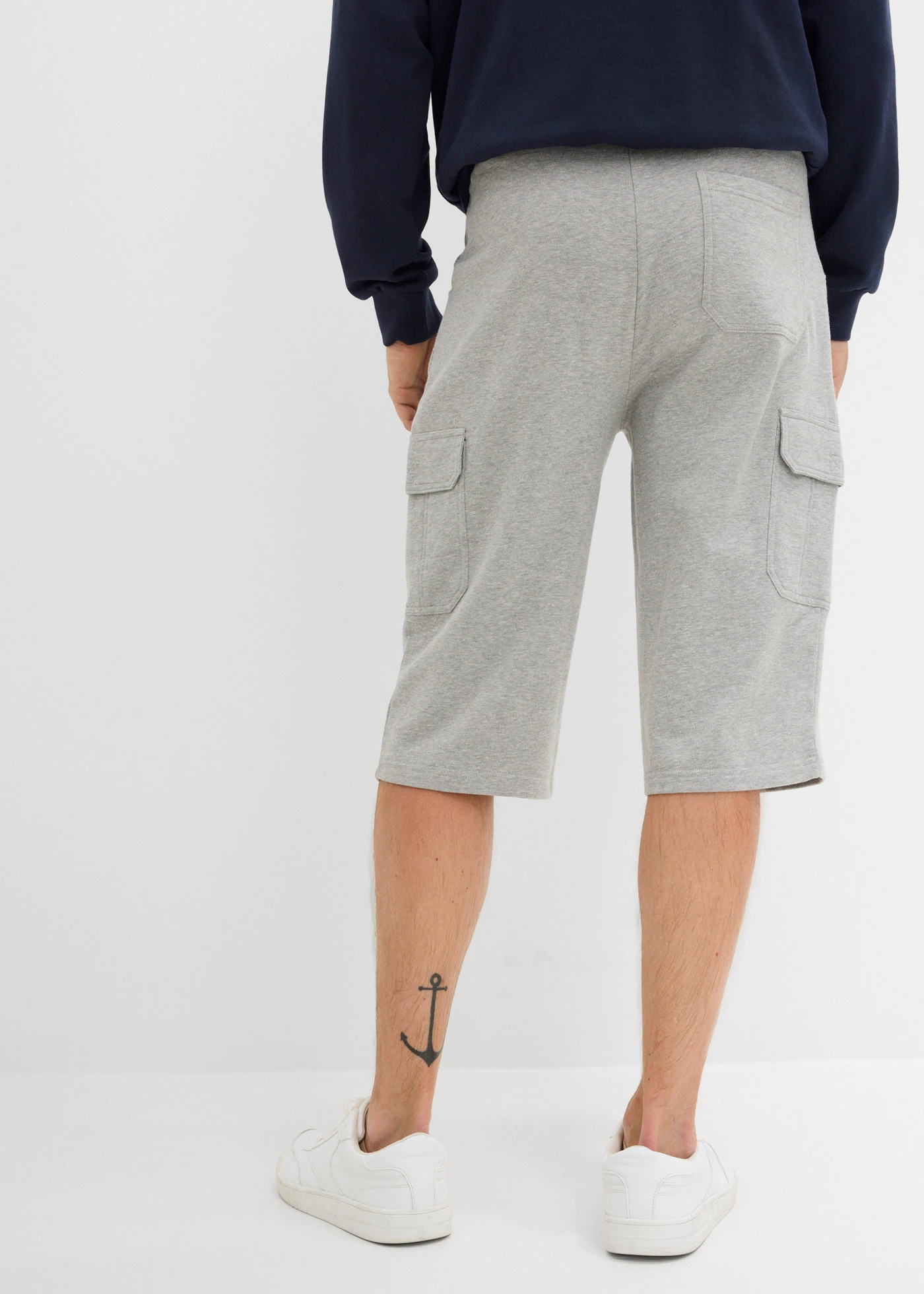 Dlouhé teplákové bermudy s cargo kapsami, z čisté bavlny, Regular Fit • světle šedý melír • bonprix obchod