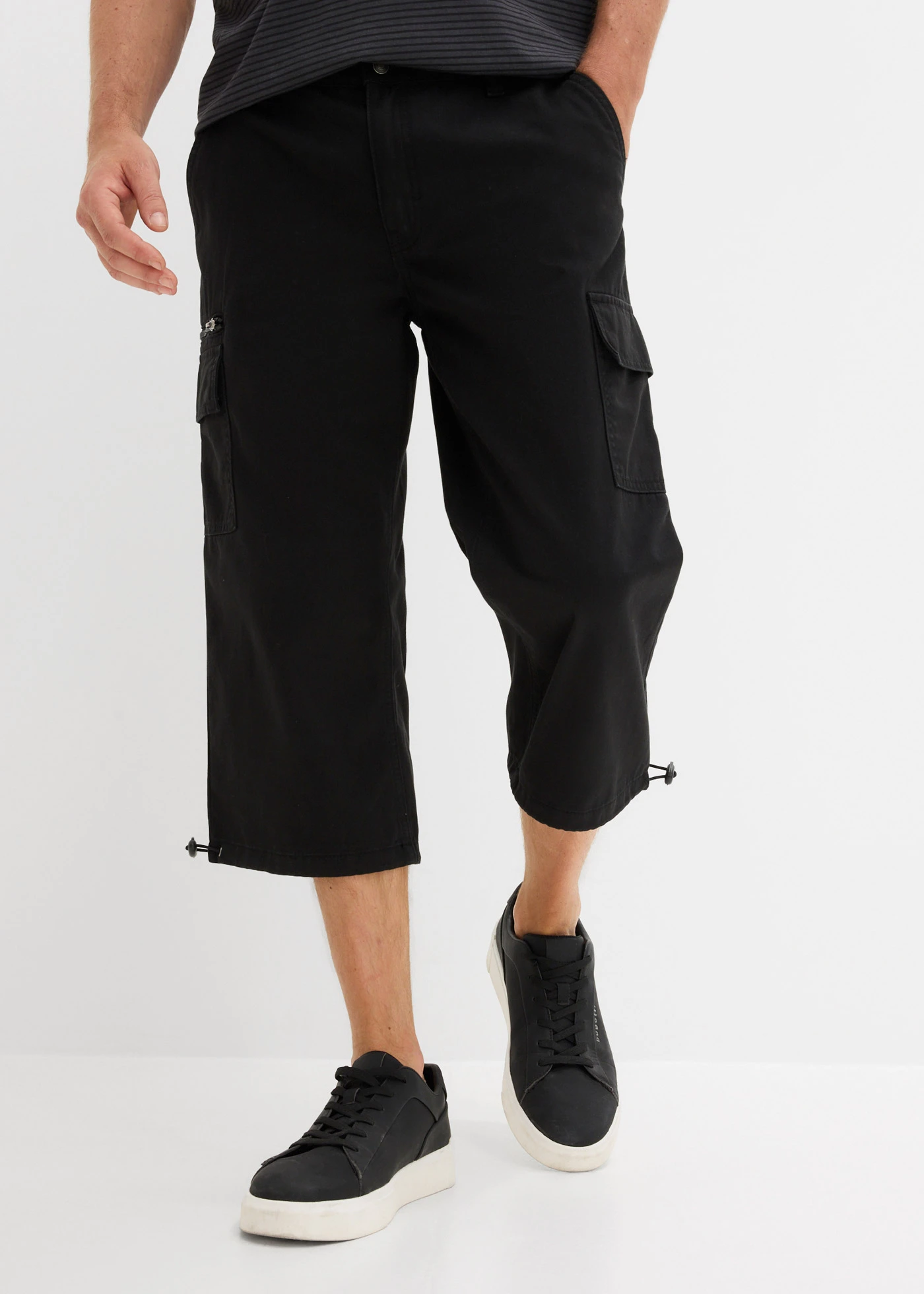 Pantalon 3/4 100% coton, taille élastiquée et poches cargo • noir • Boutique bonprix
