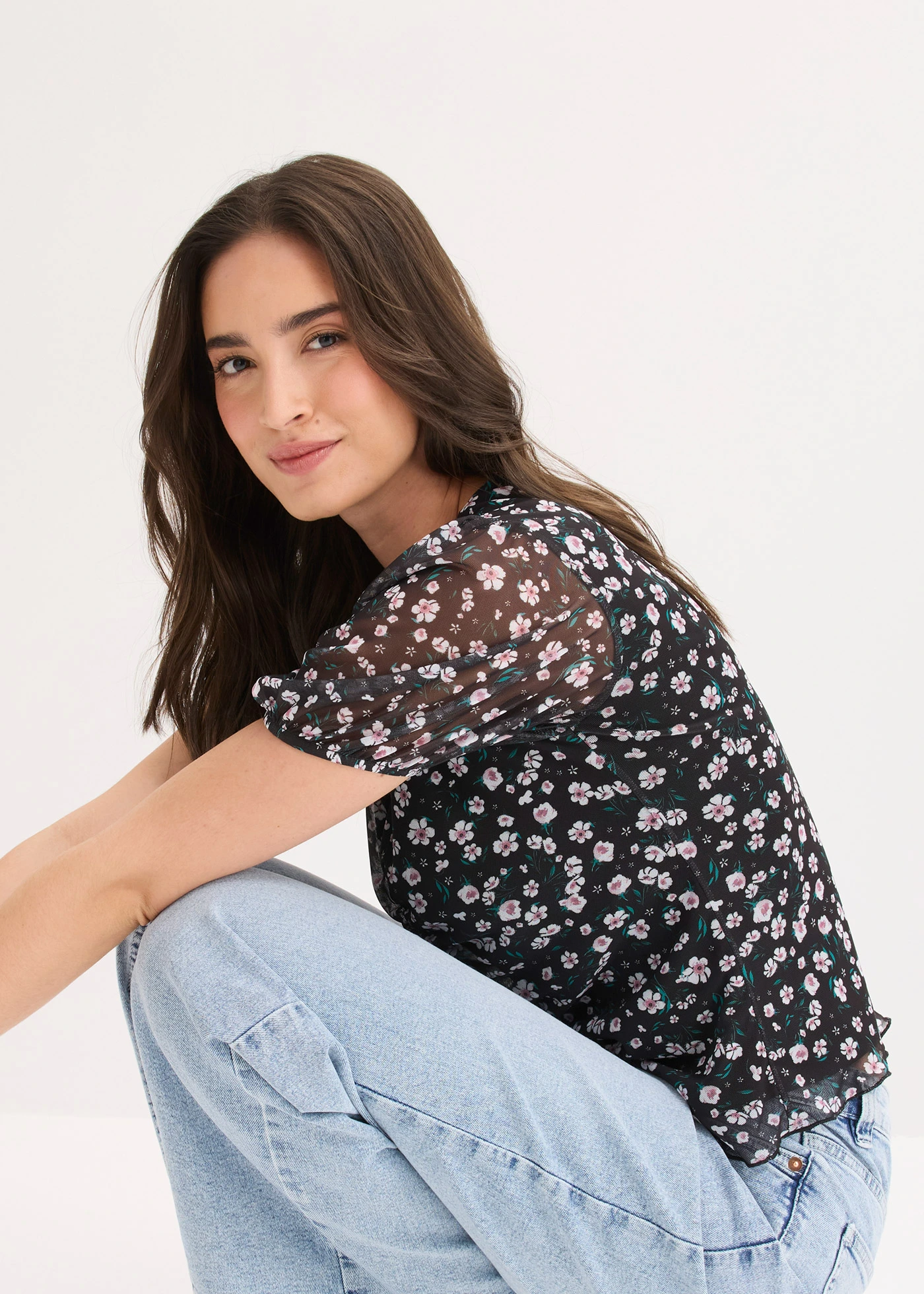 T-shirt en mesh délicat • noir floral • Boutique bonprix