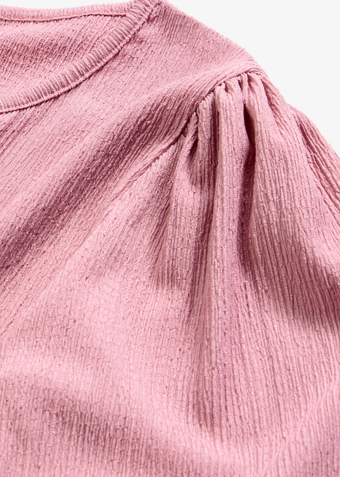 Blouse en jersey crêpe texturé • mauve • Boutique bonprix