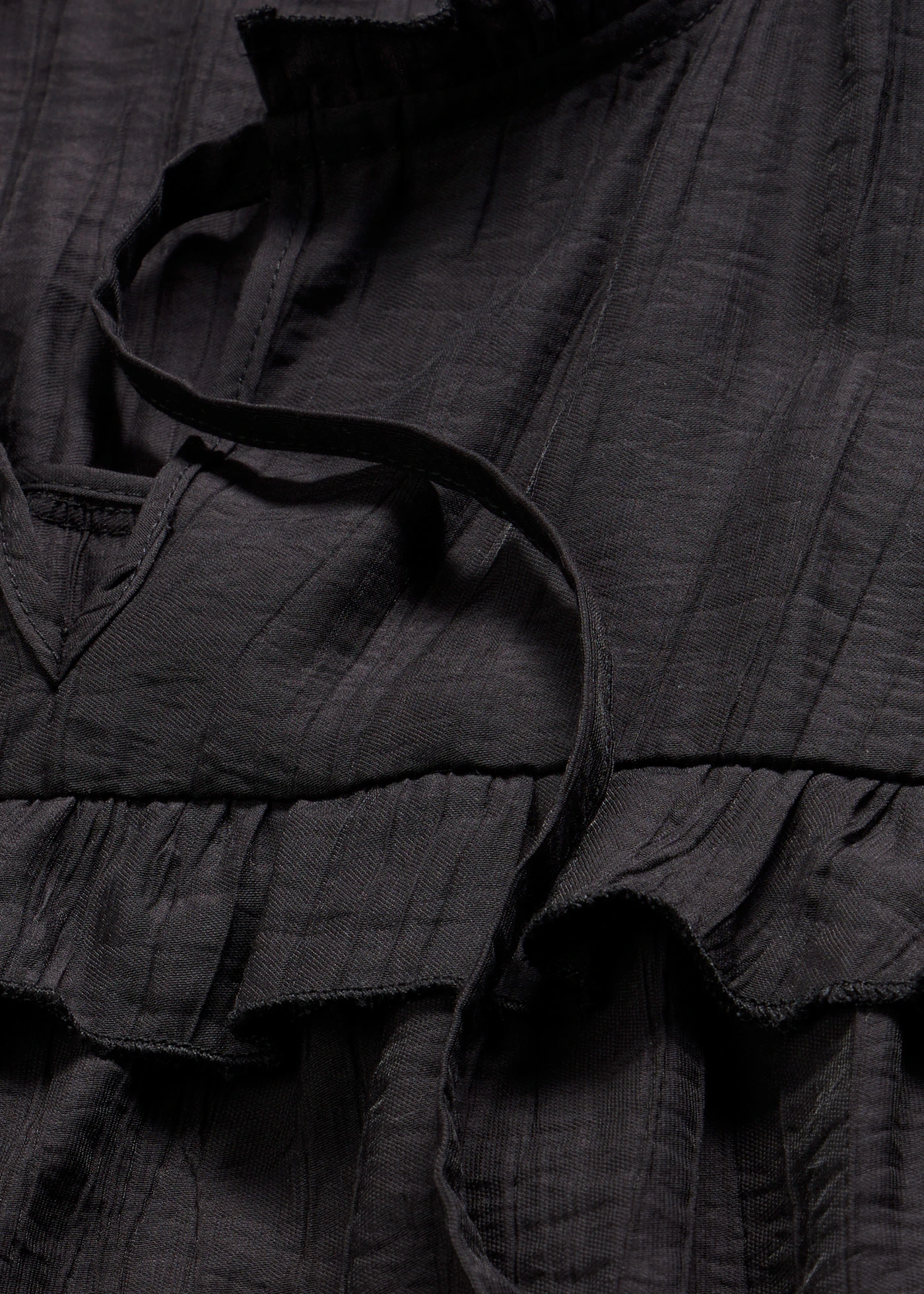 Bluză tip tricou din amestec de viscoză • negru • magazin bonprix