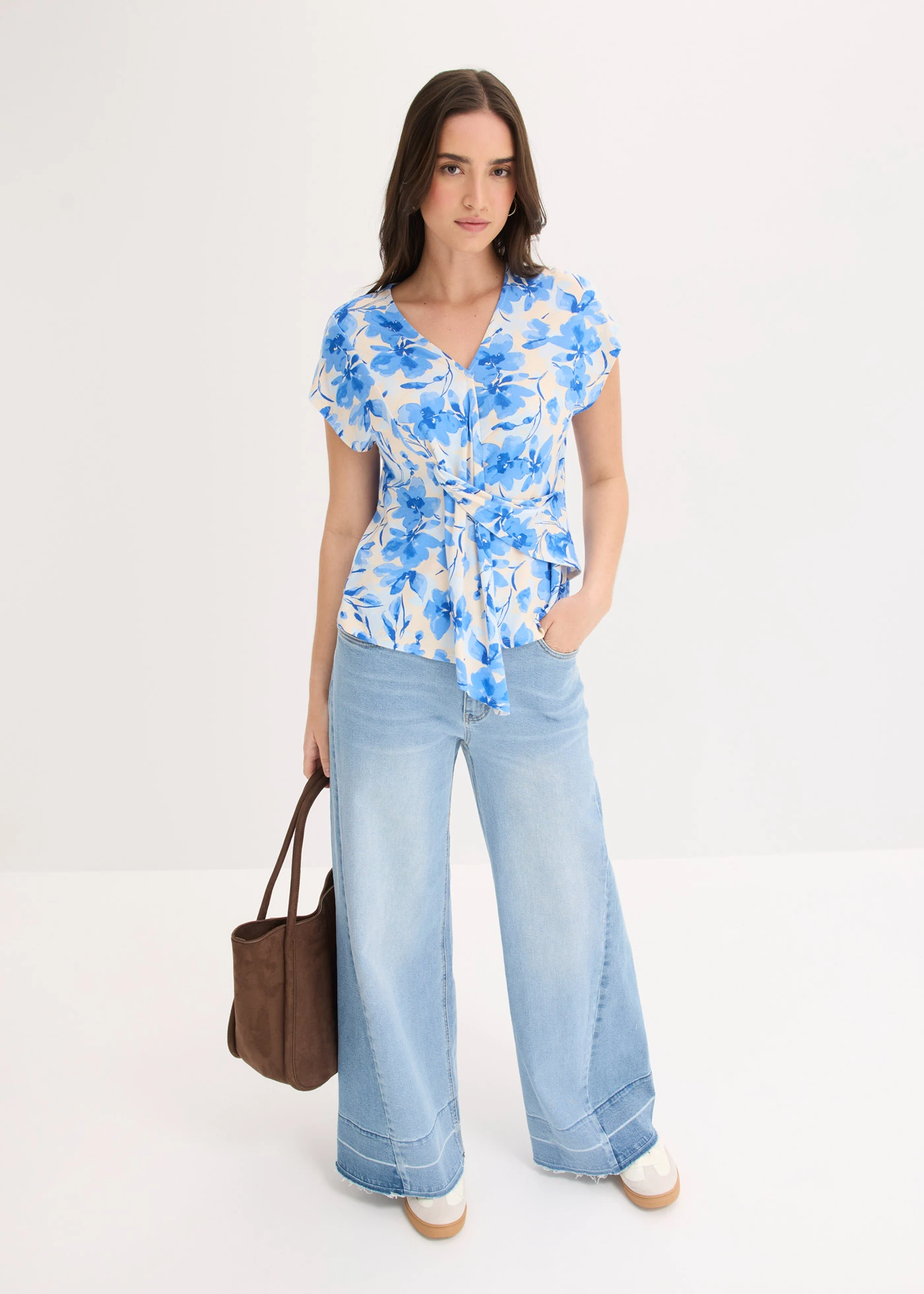 Shirt met knoopdetail • blauw gebloemd • bonprix online shop